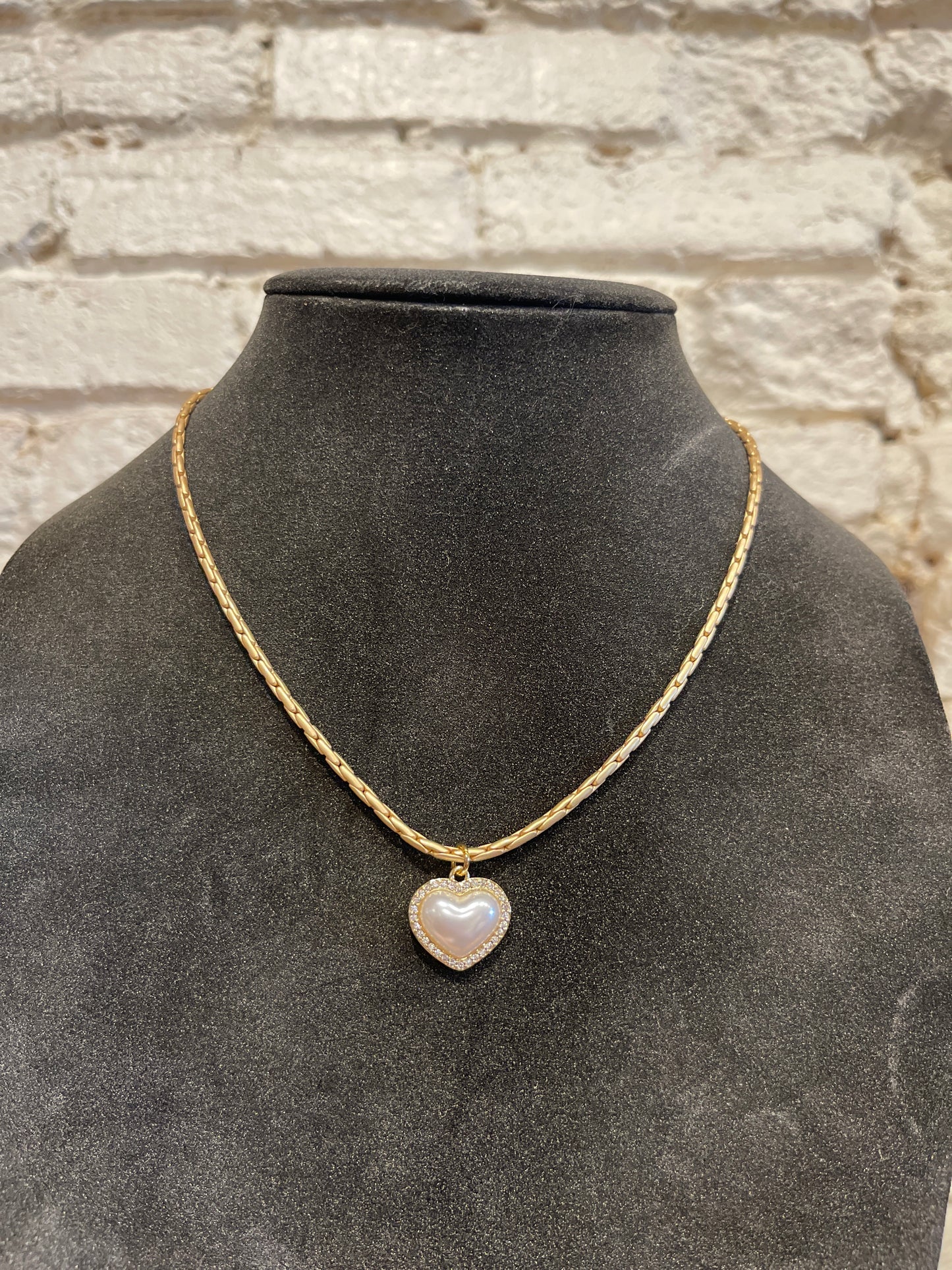 8804H PUFF PEARL HEART