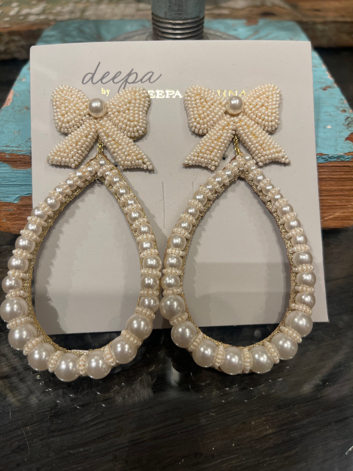 DARANA EARRINGS IVORY