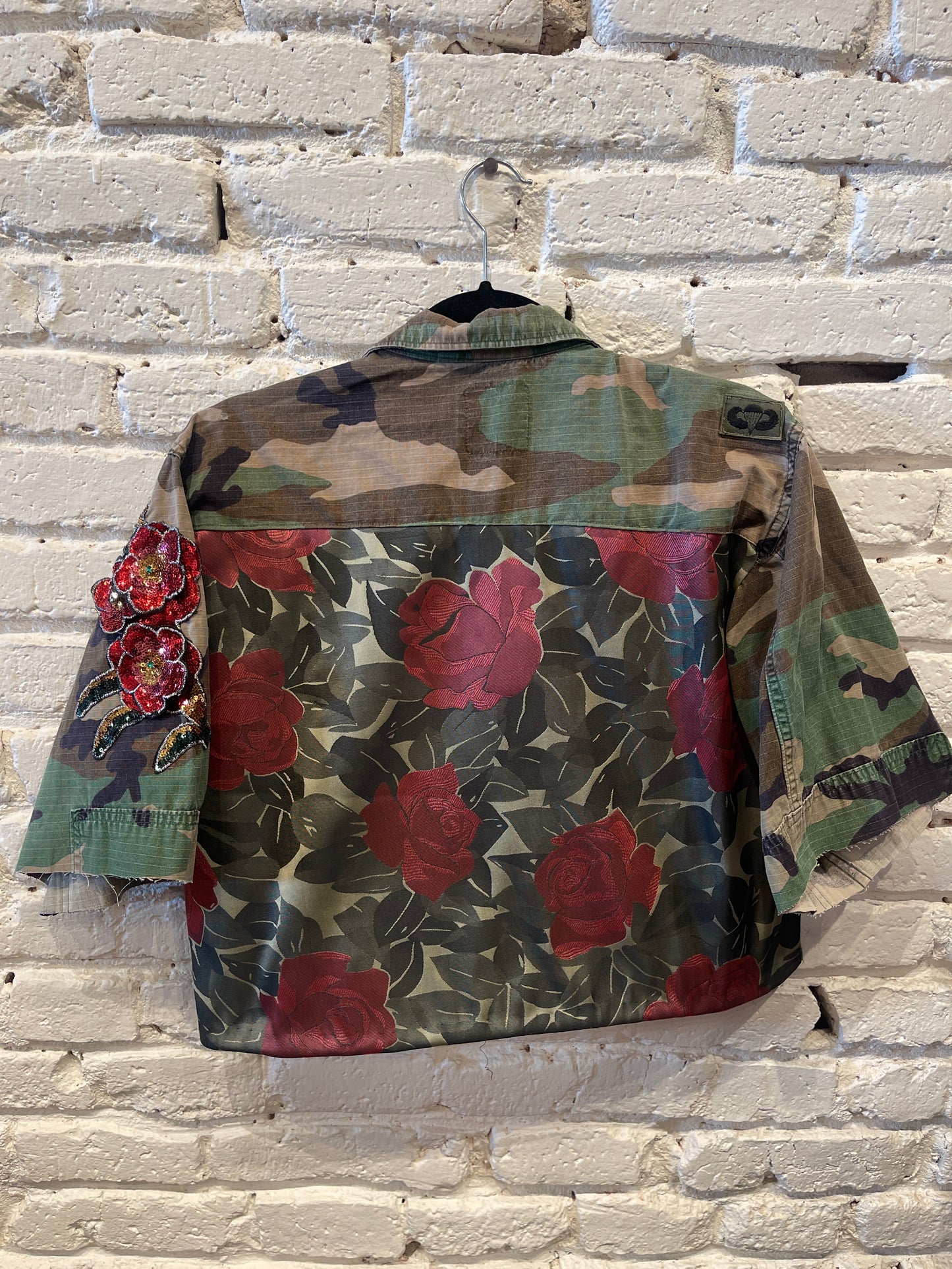 FLORAL CROPPED VINTAGE CAMO JACKET