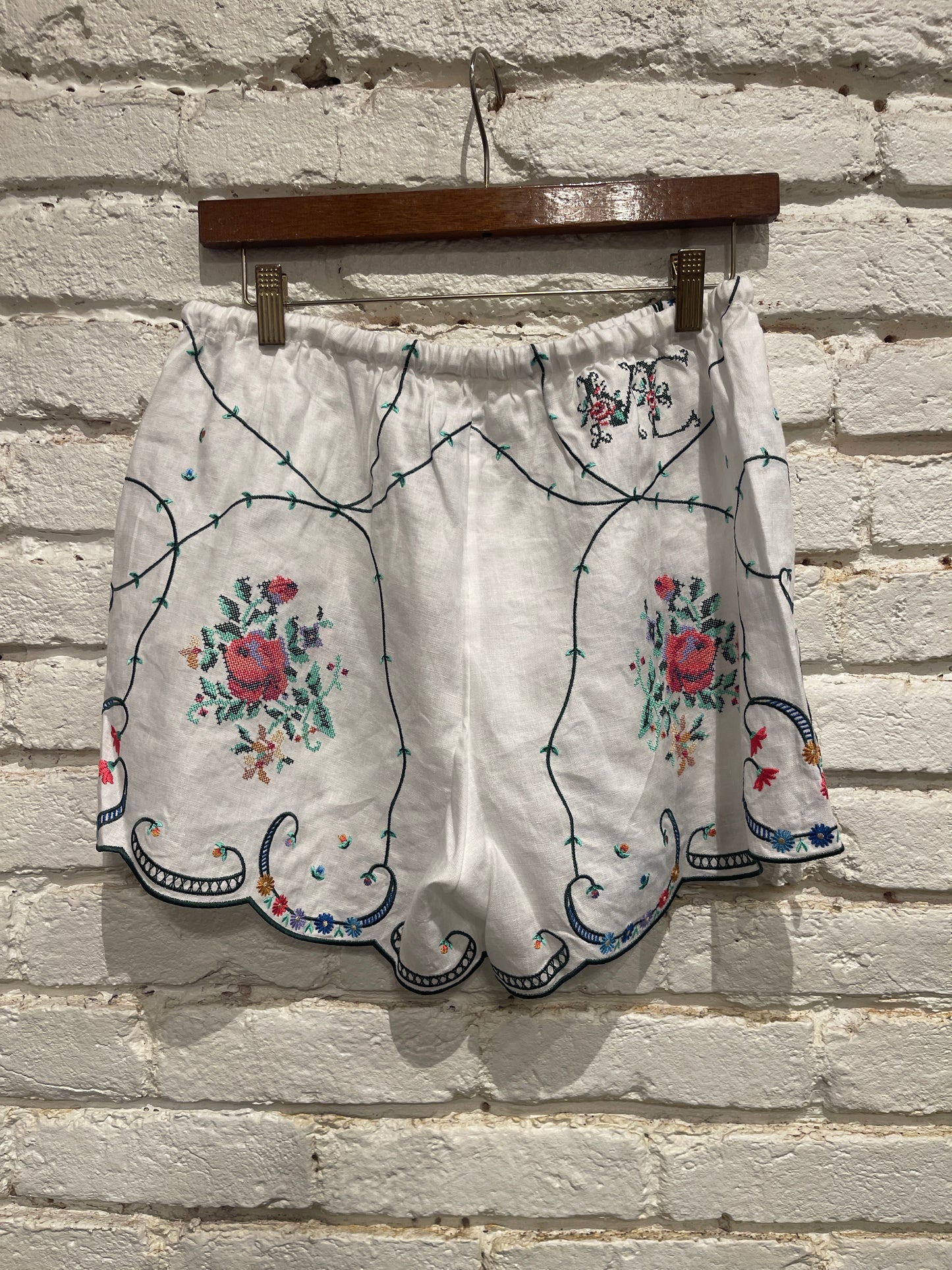 LOLA EMBROIDERED LINEN SHORTS