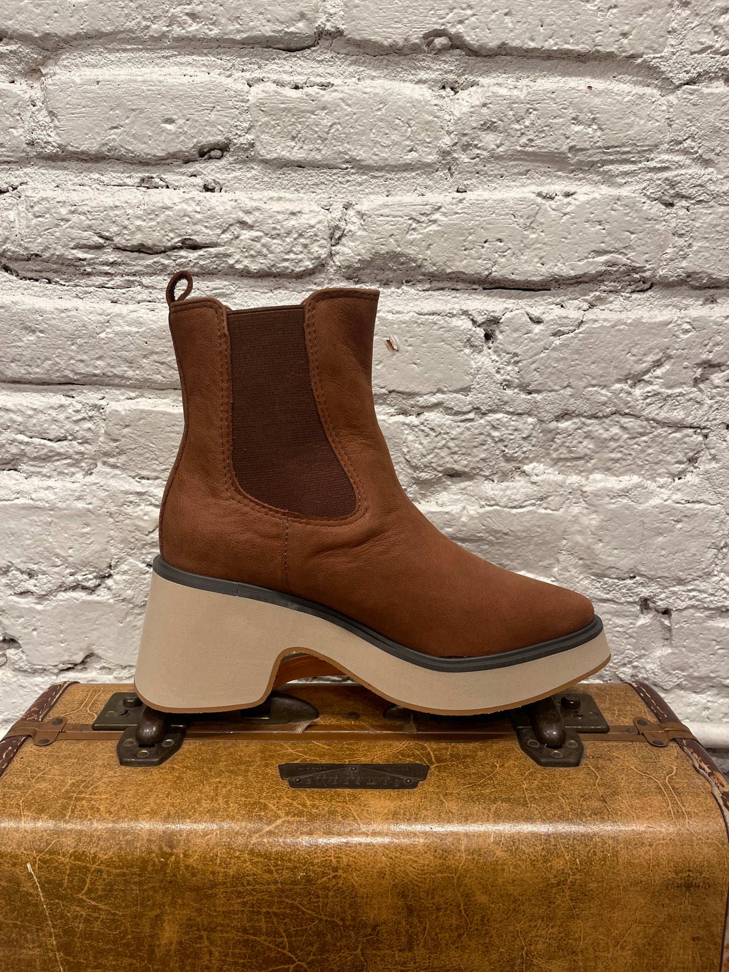 CHELSEA BOOT
