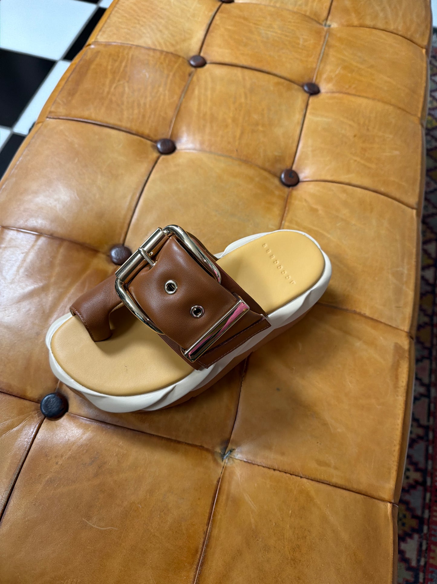 MELLOW GLOW BROWN LEATHER