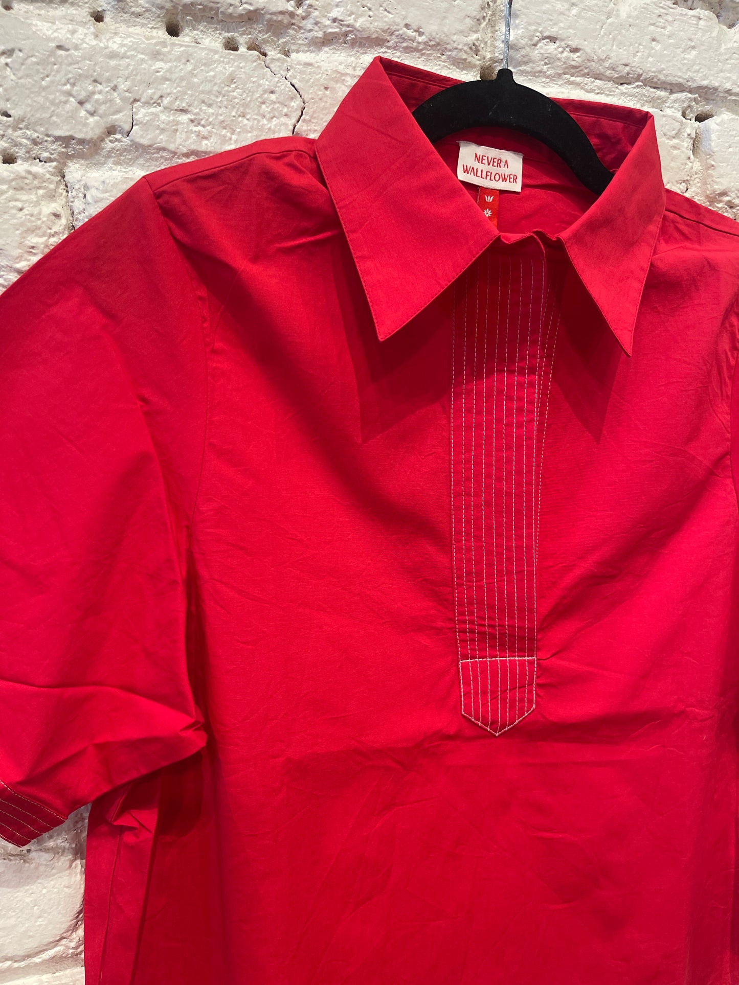 SPLIT NECK TOP RED