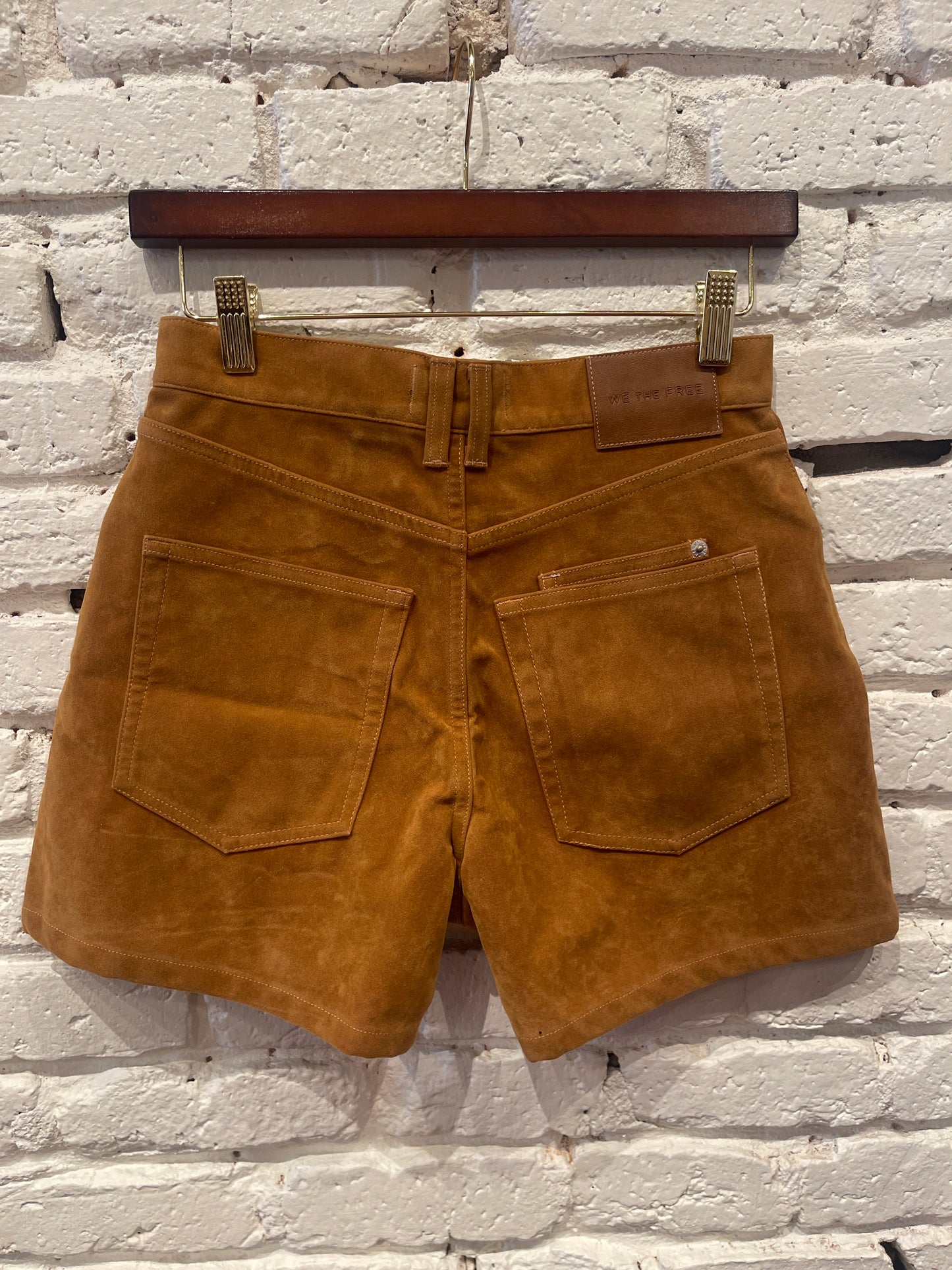 TIPPI VEGAN SUEDE SHORT / DARK HONEY