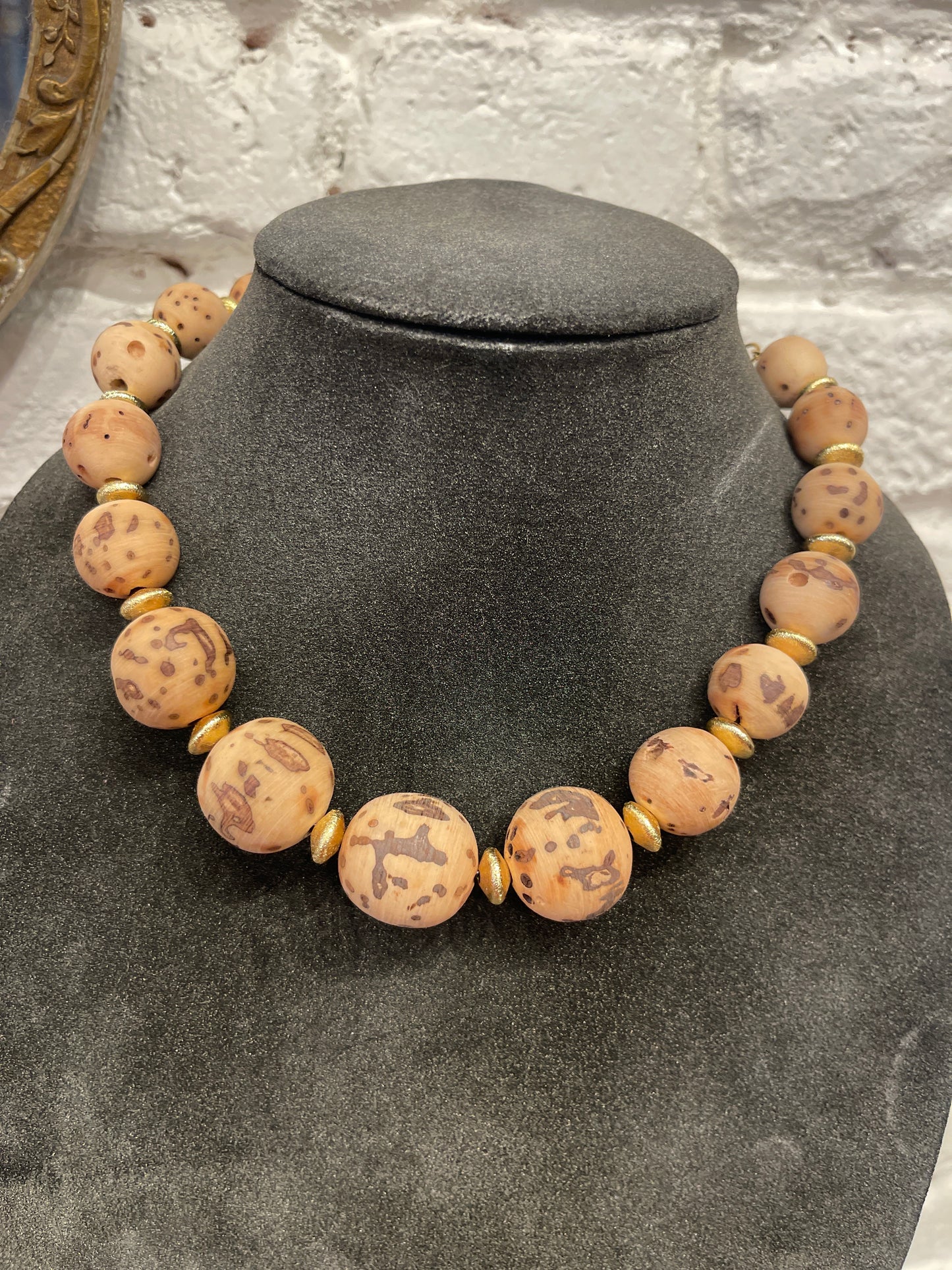 CORK BEAD 8880