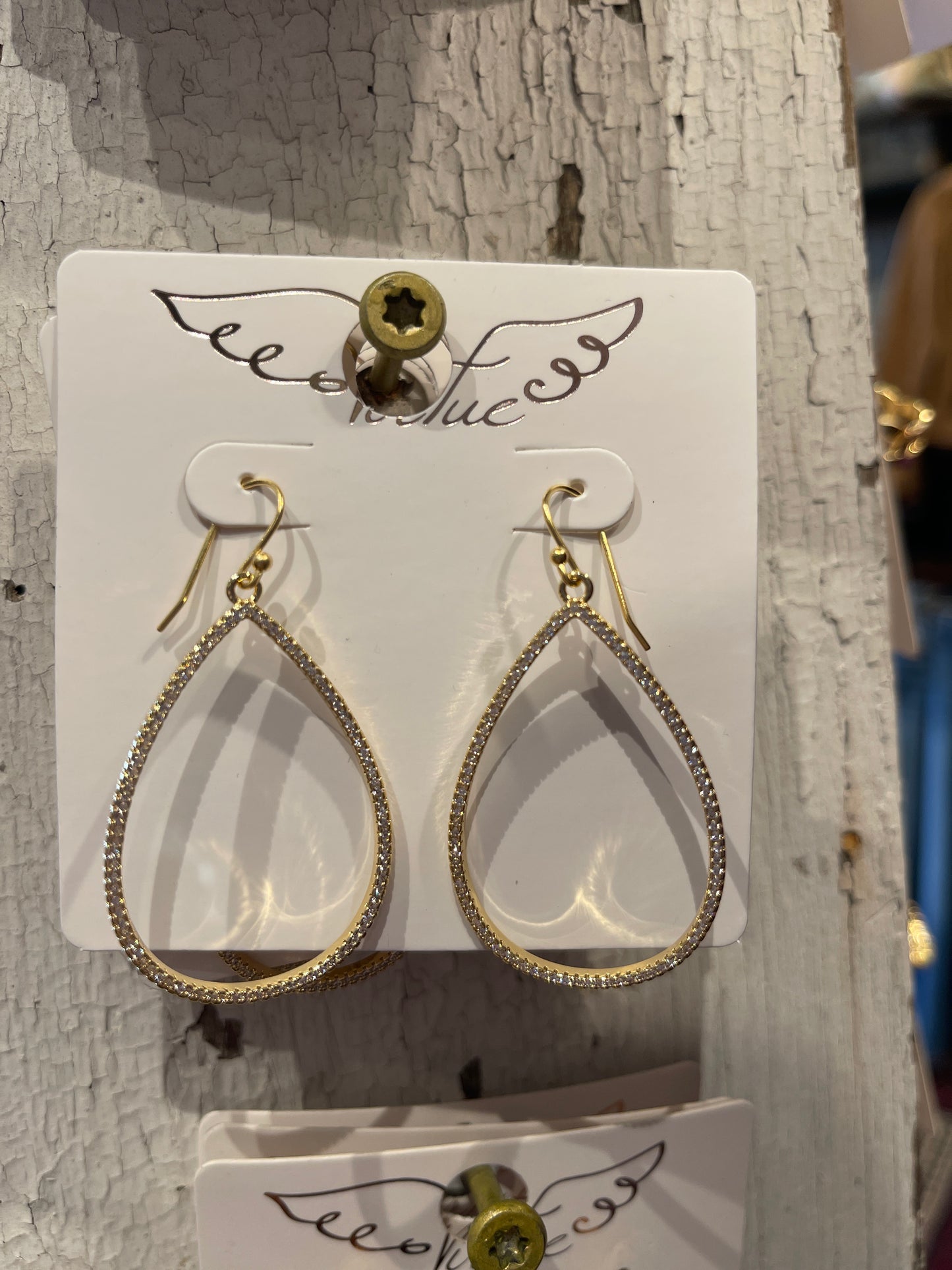 3203PT PAVE TEARDROP HOOP