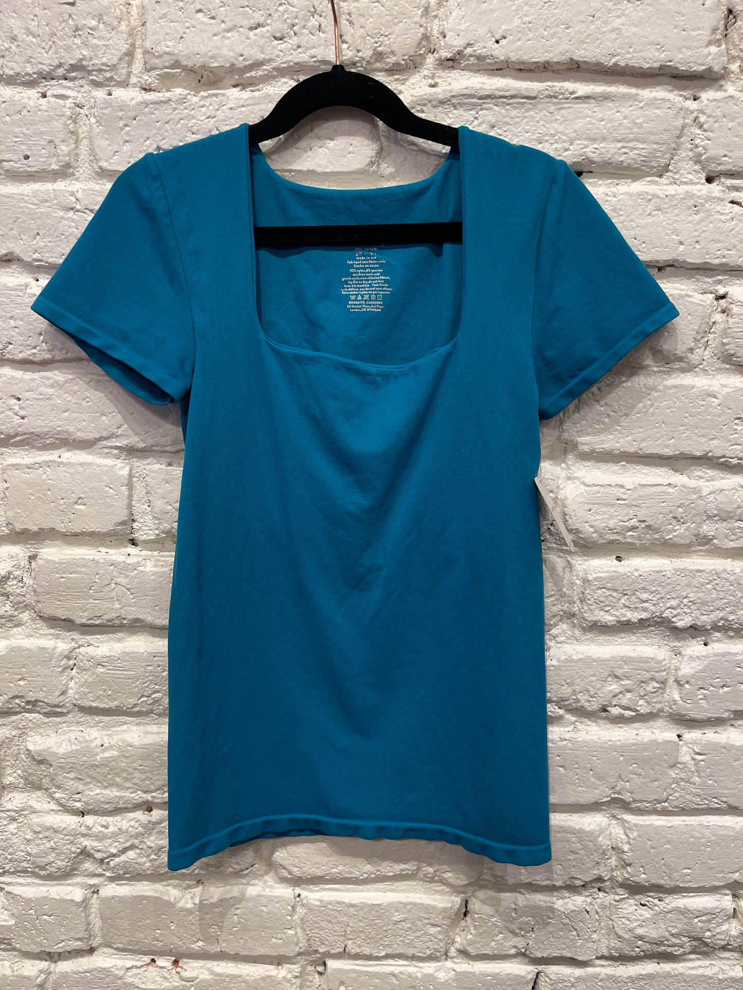 CLEAN LINES BABY TEE BAYSIDE