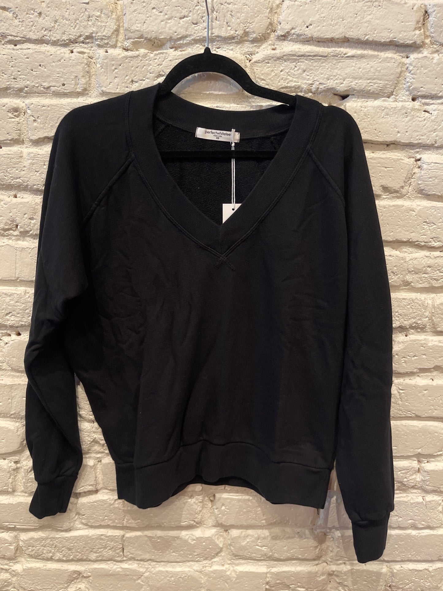 SINEAD V NECK TRUE BLACK