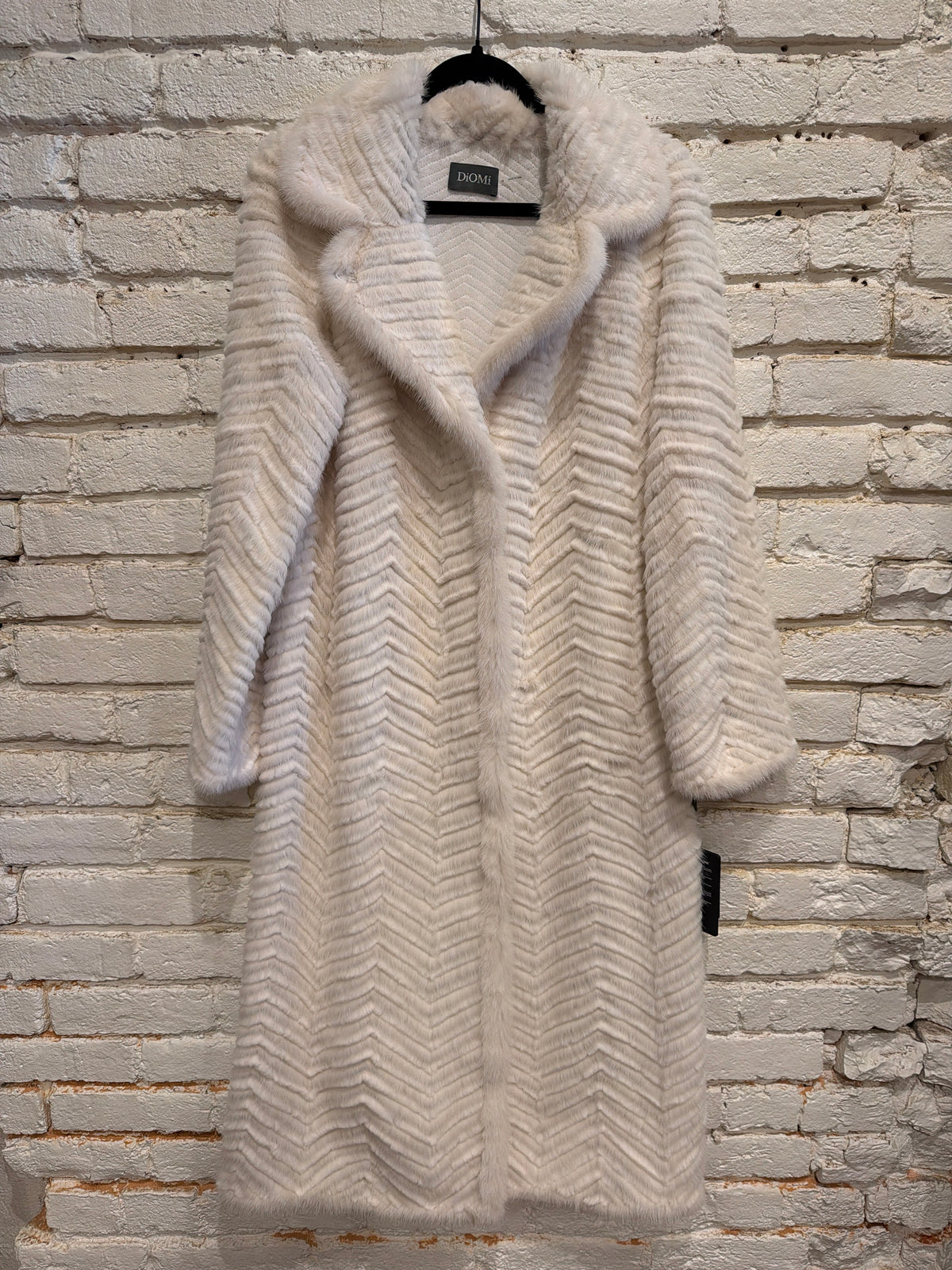 CREAM WHITE MINK LONG DMY122
