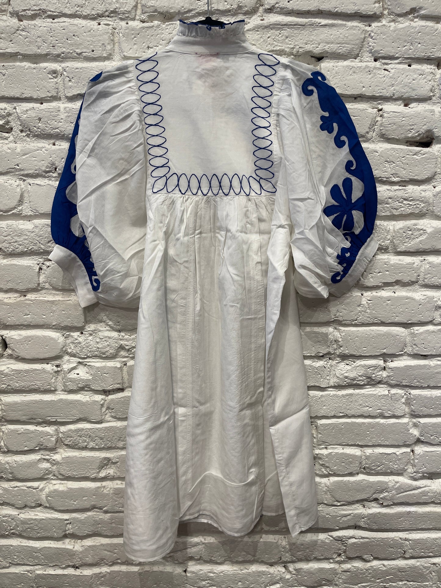 HIGH NECK DRESS WHITE & NAVY