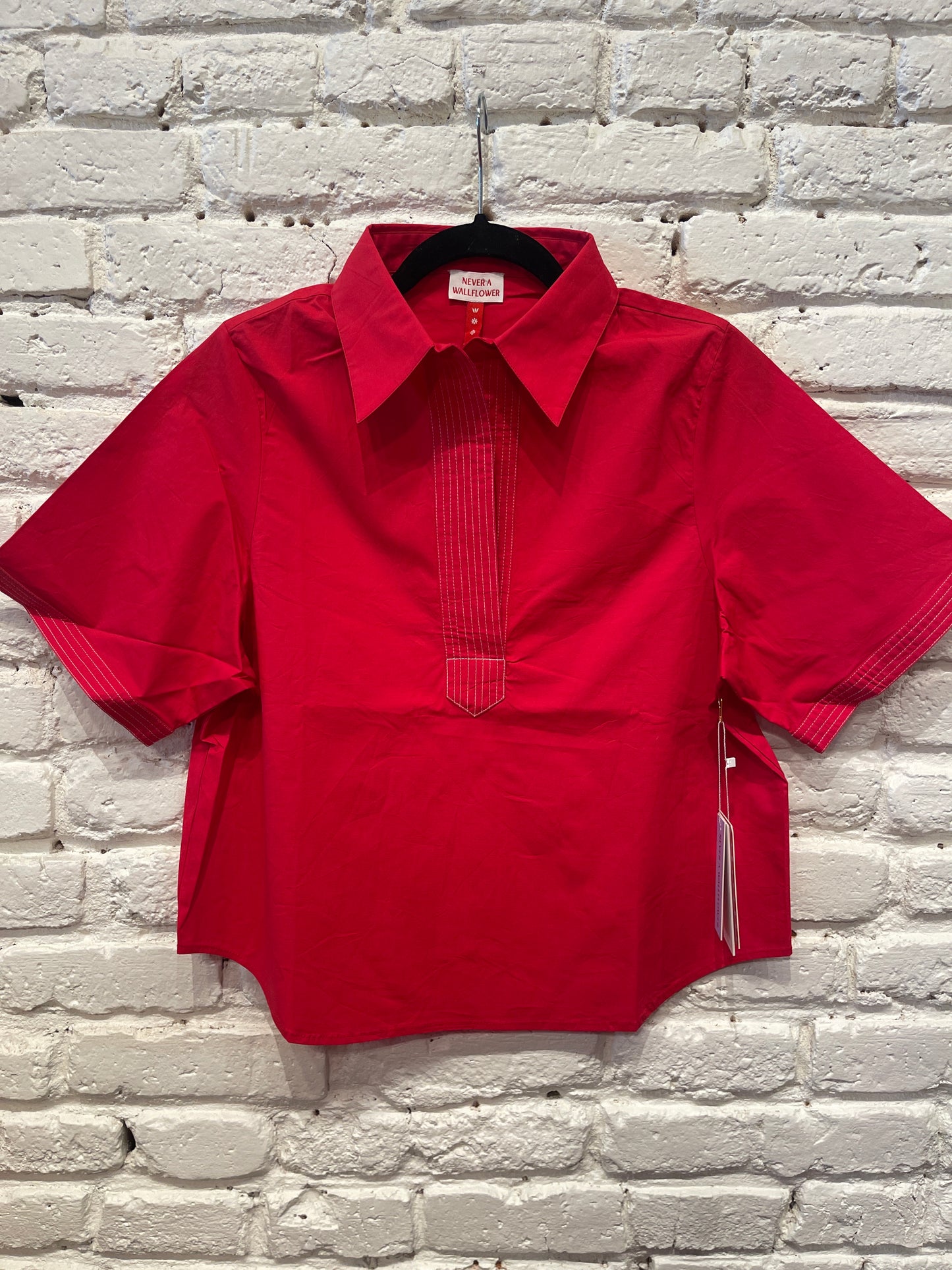 SPLIT NECK TOP RED
