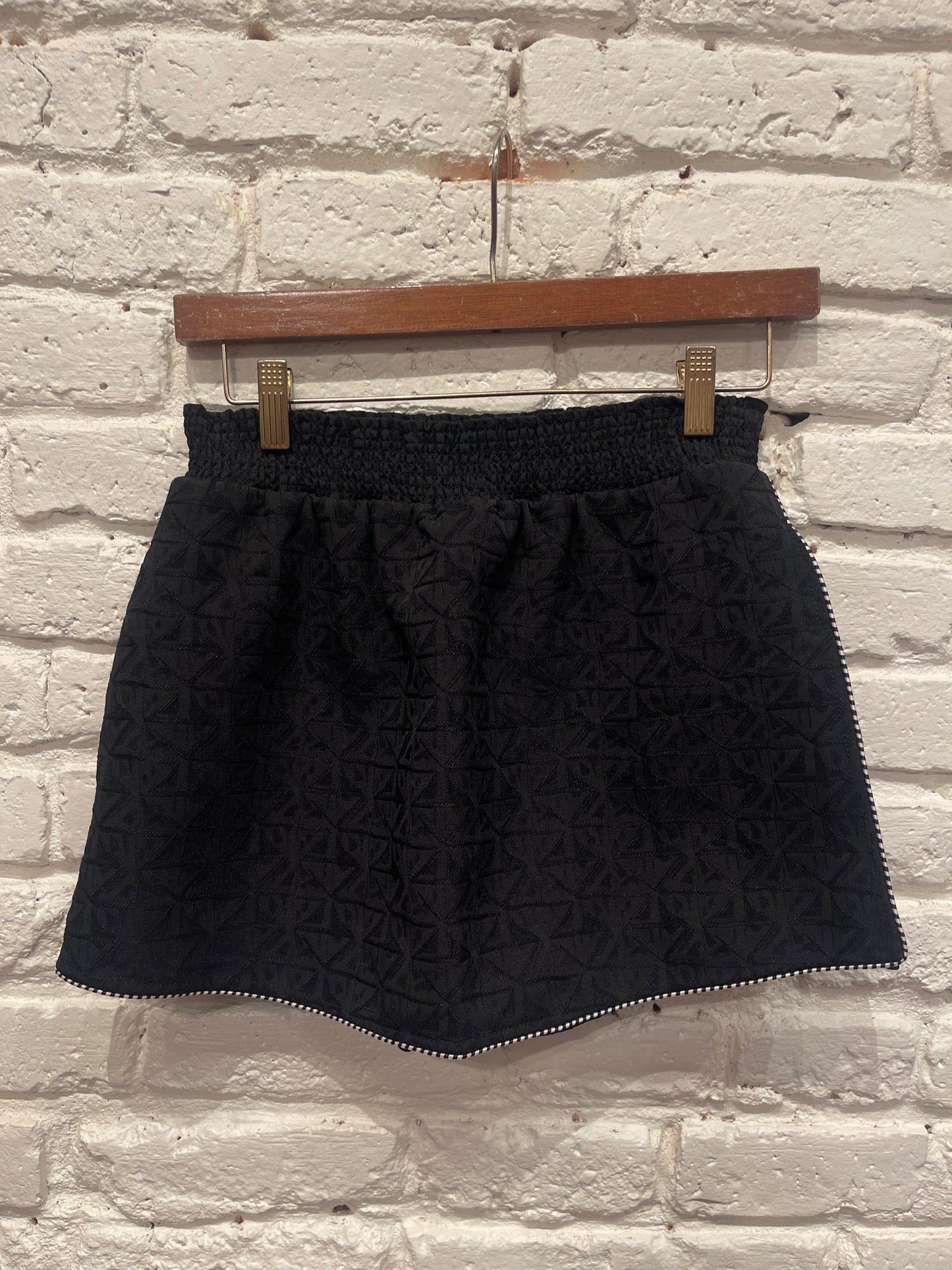 LESLIE SKORT TAP SHOE