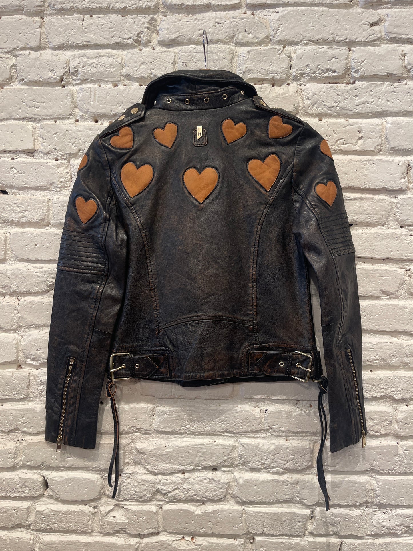 REO HEARTS BLACK/COGNAC
