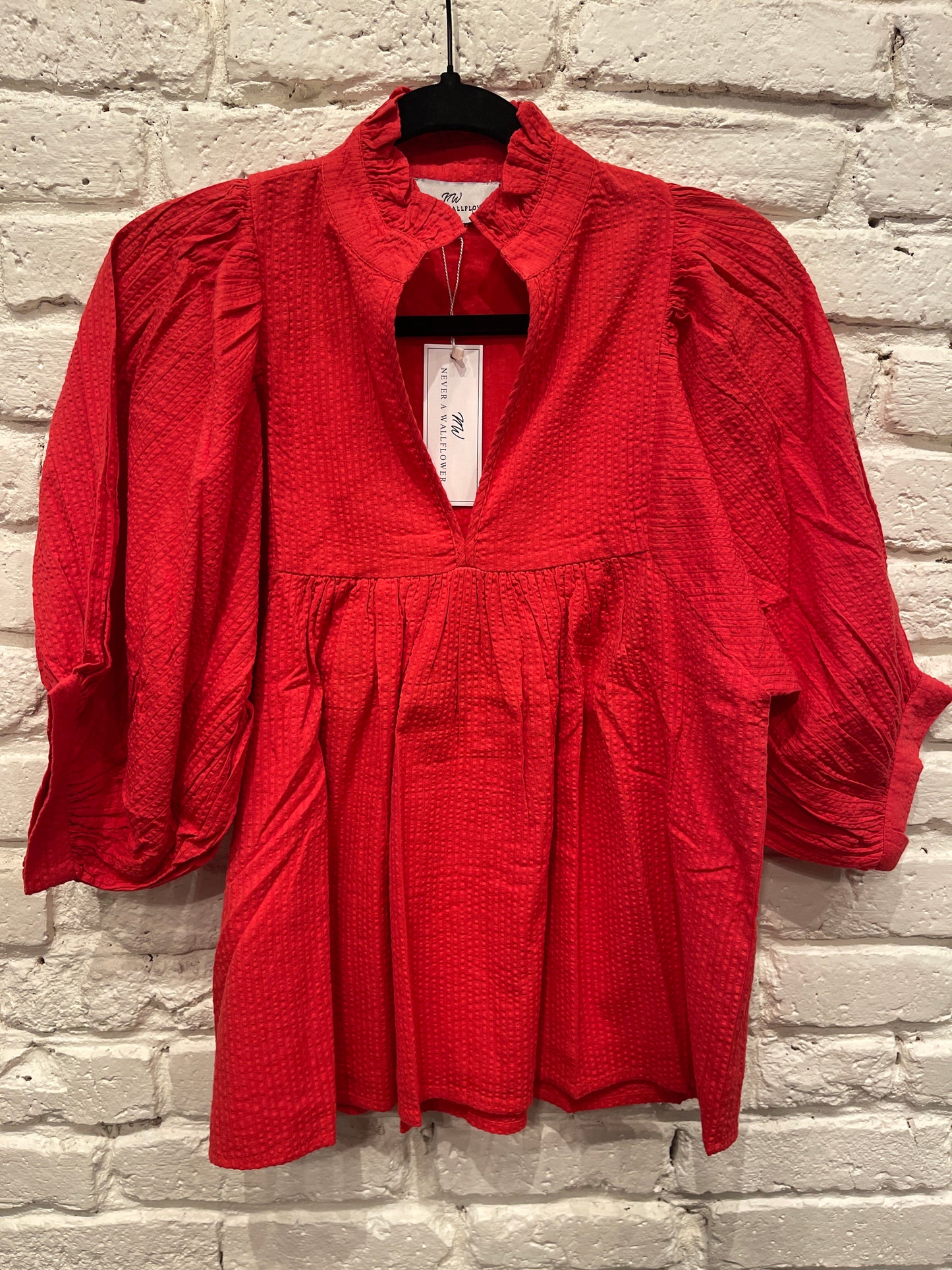 RED SEERSUCKER HIGH NECK TOP