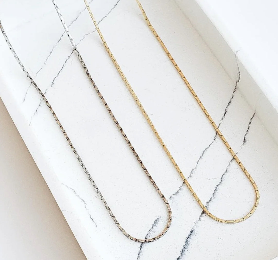 PETITE INTERLINK CHAIN 8815