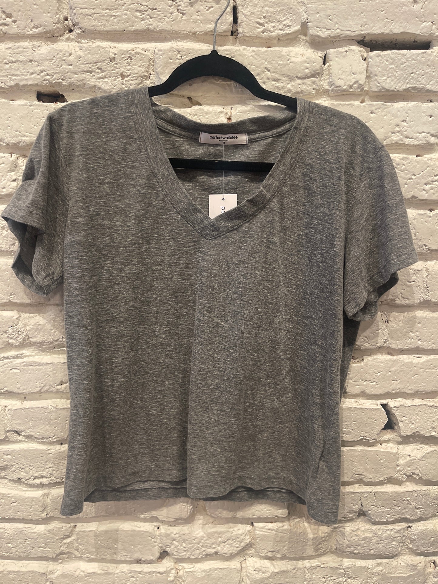 HENDRIX V NECK TEE CORE