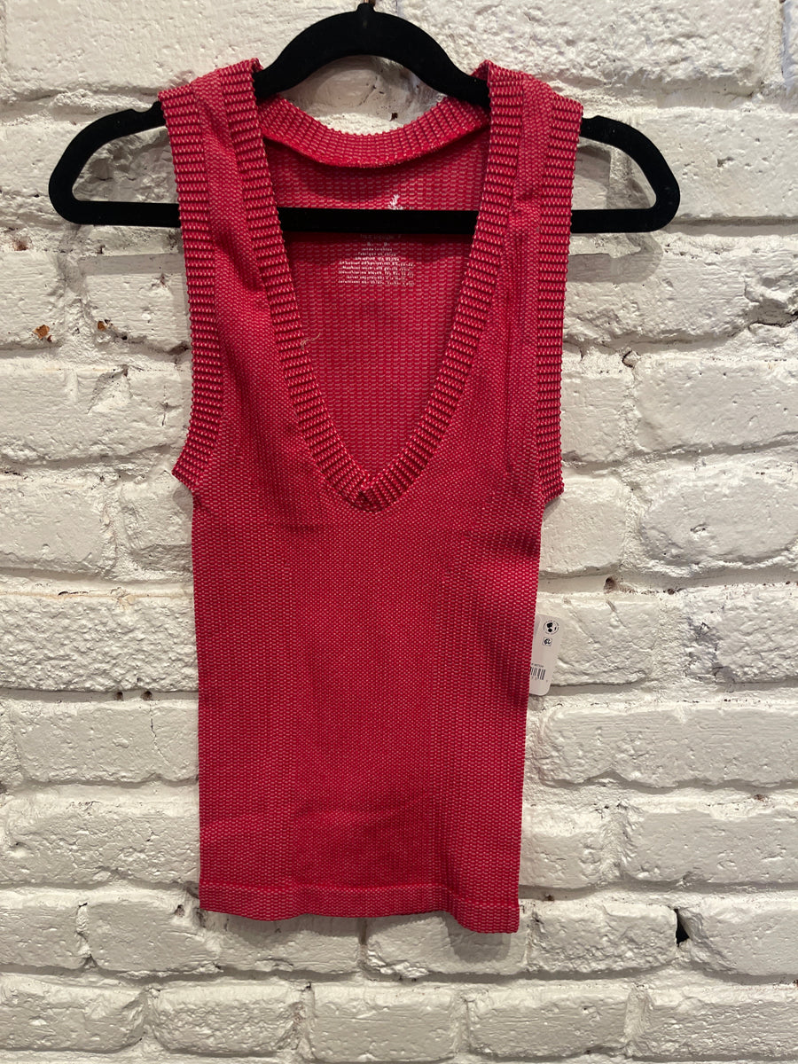 CLEAN SLATE TANK RED DAHLIA