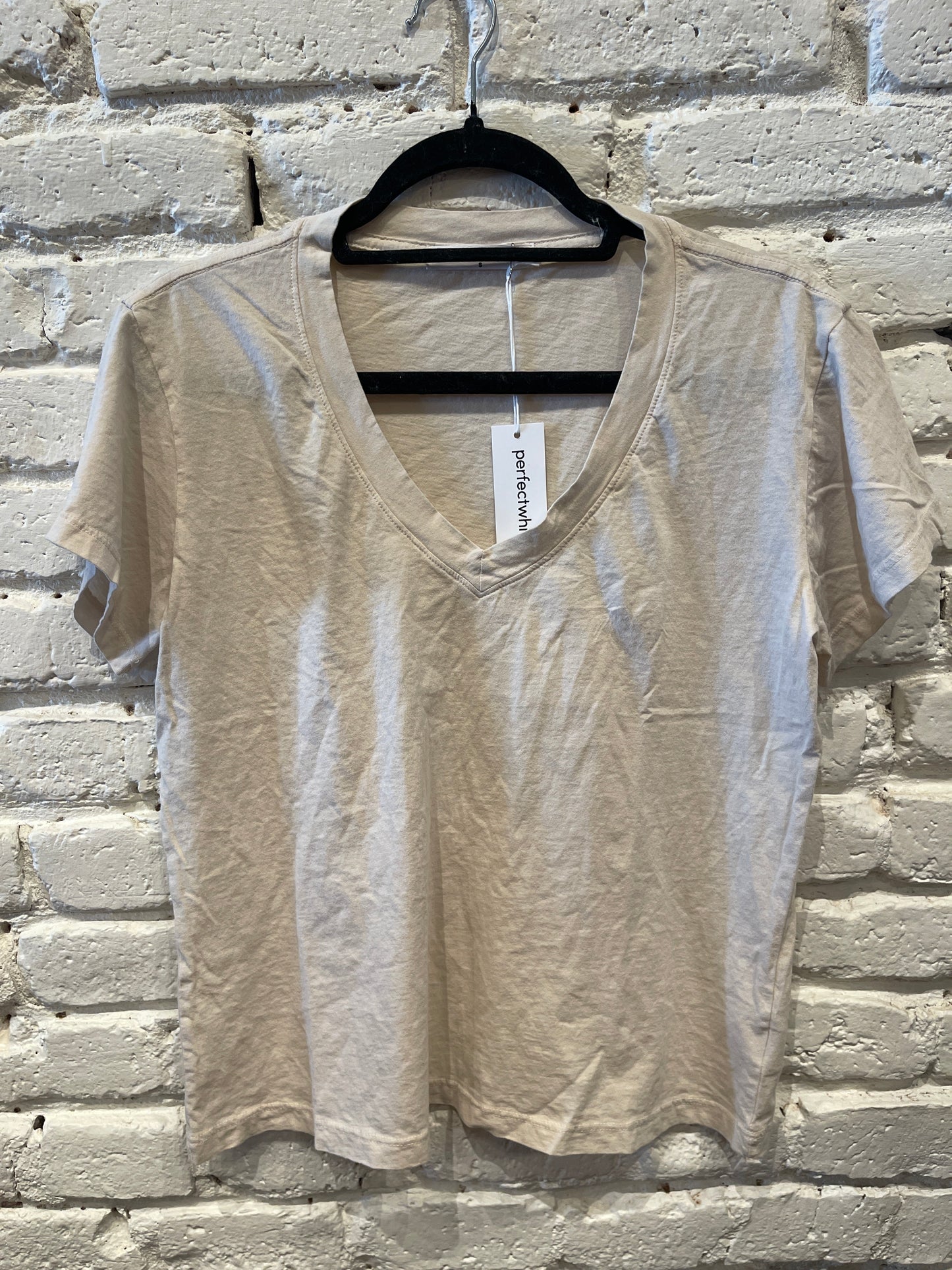 HENDRIX V NECK TEE CORE