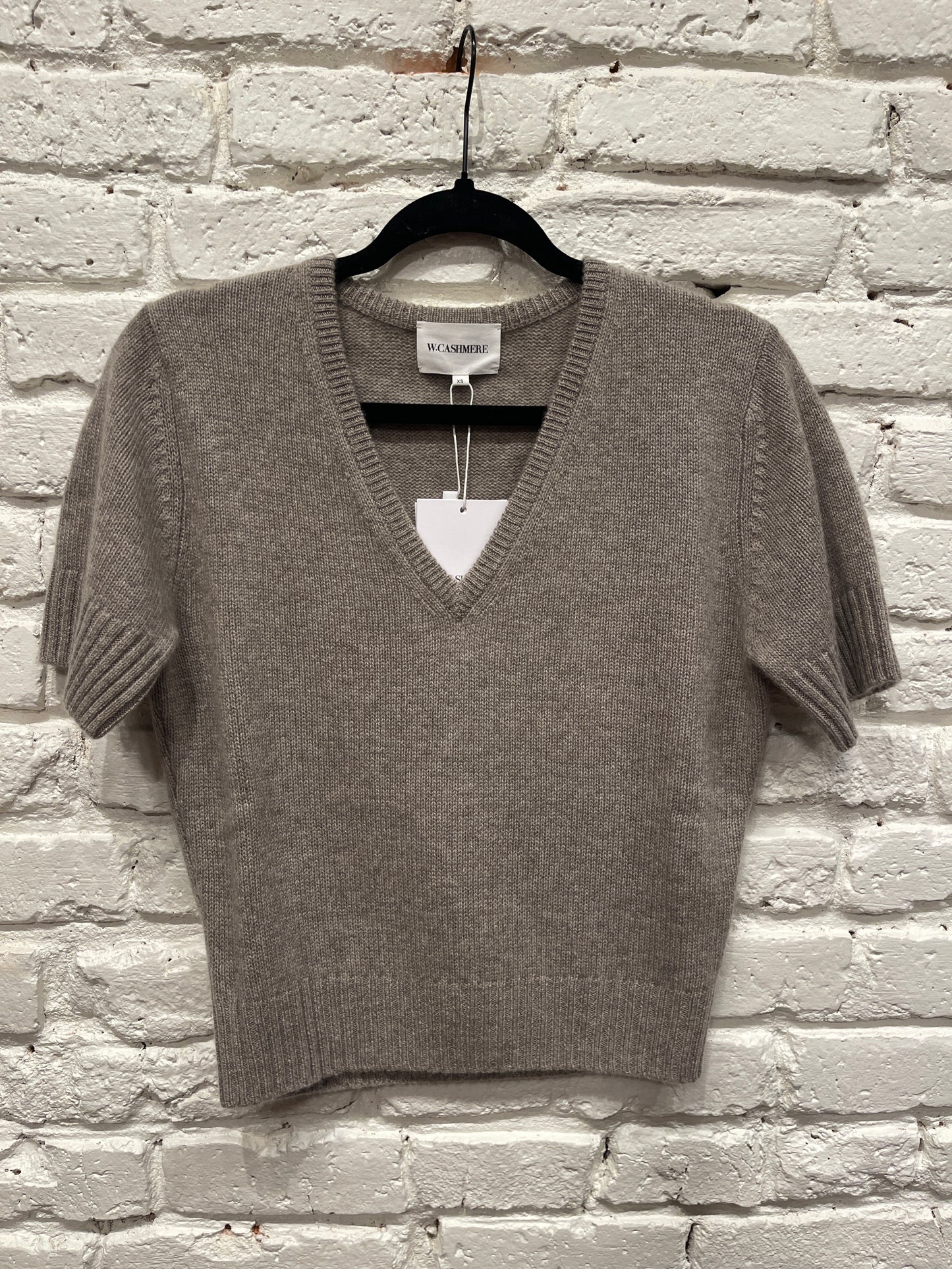 EIRA V NECK STONE