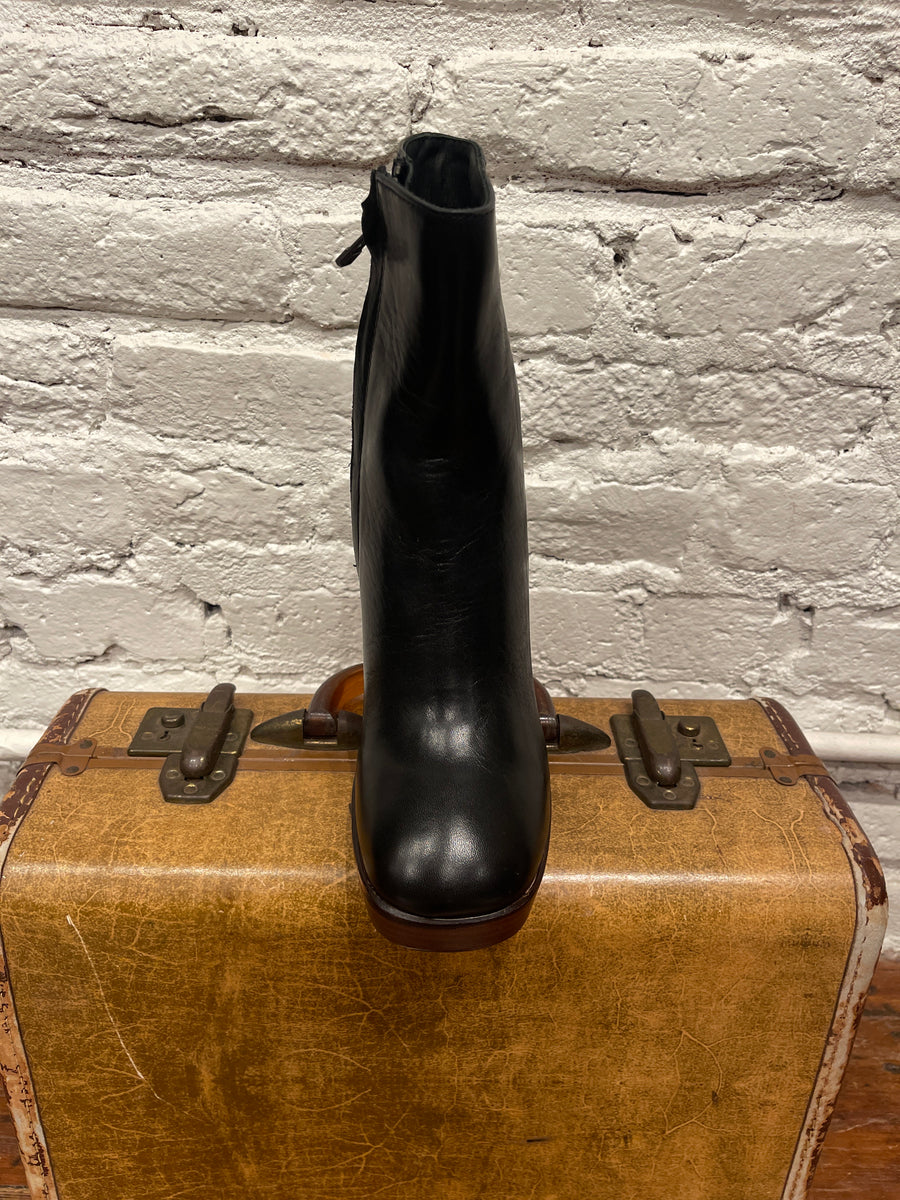 SLEEK GLAMOUR BOOT