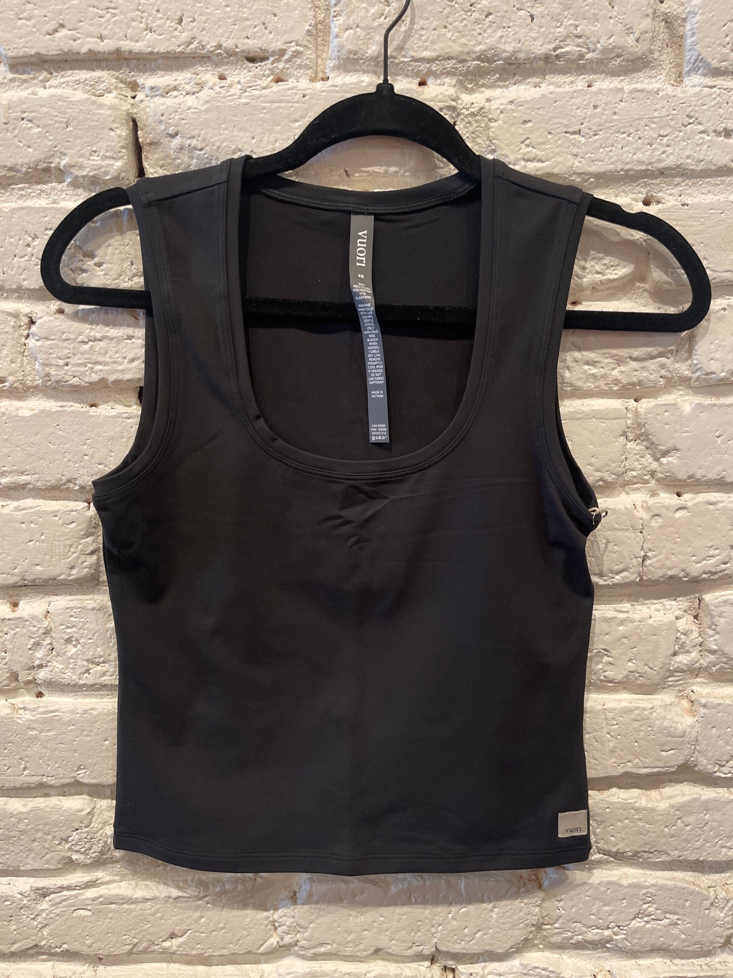 HALO ESSENTIAL SCOOP TANK BLACK