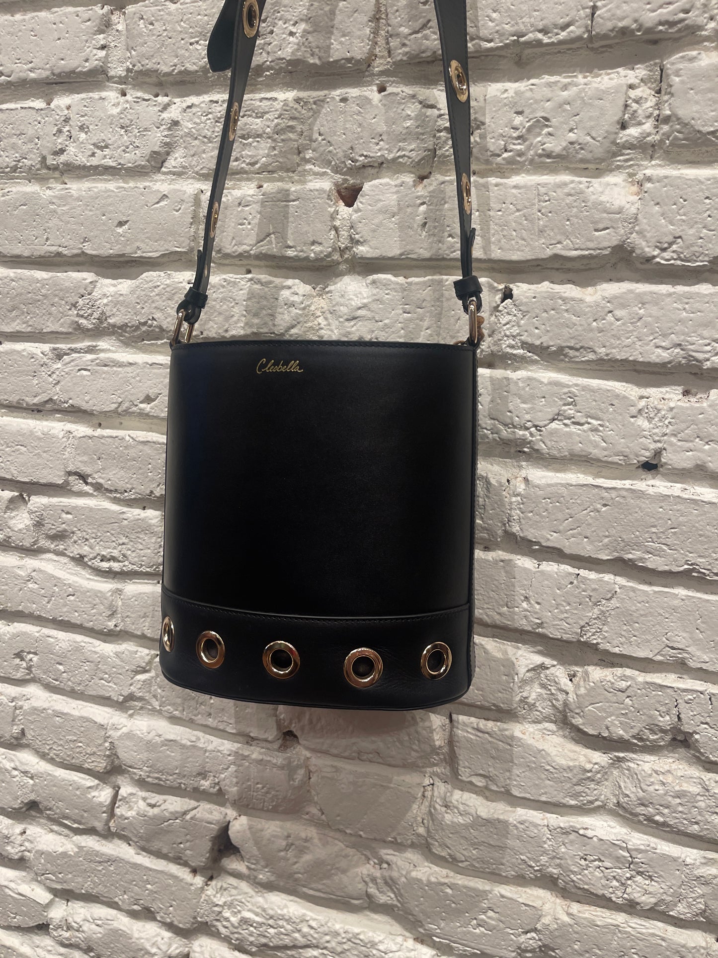 ROCHELLE BLACK BUCKET BAG