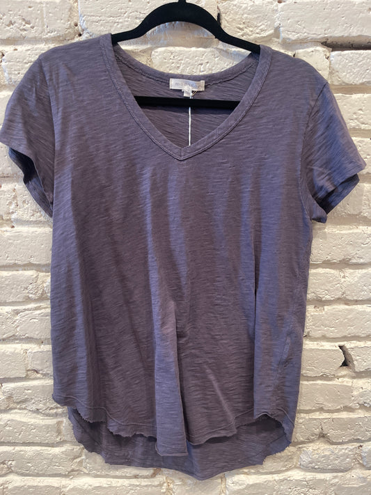 V NECK TEE CURVE HEM STEEL ARMOR