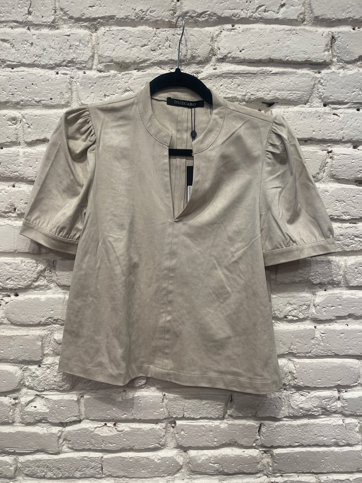 FAUX SUEDE SS TOP PUTTY