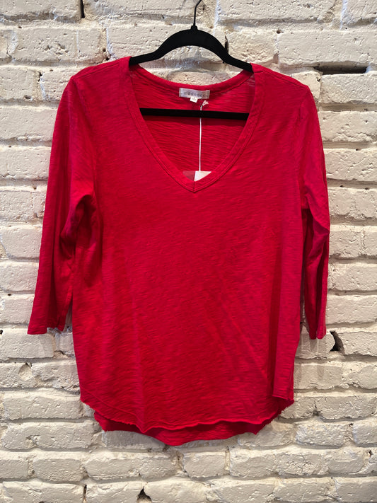 3/4 SLEEVE V-NECK TEE CURVE HEM SANTA RED