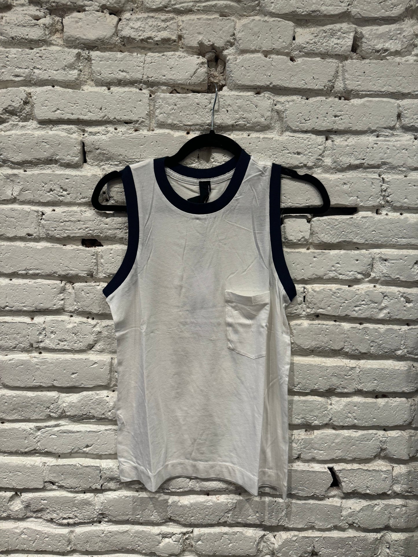 CONTRAST POCKET TANK SEASIDE