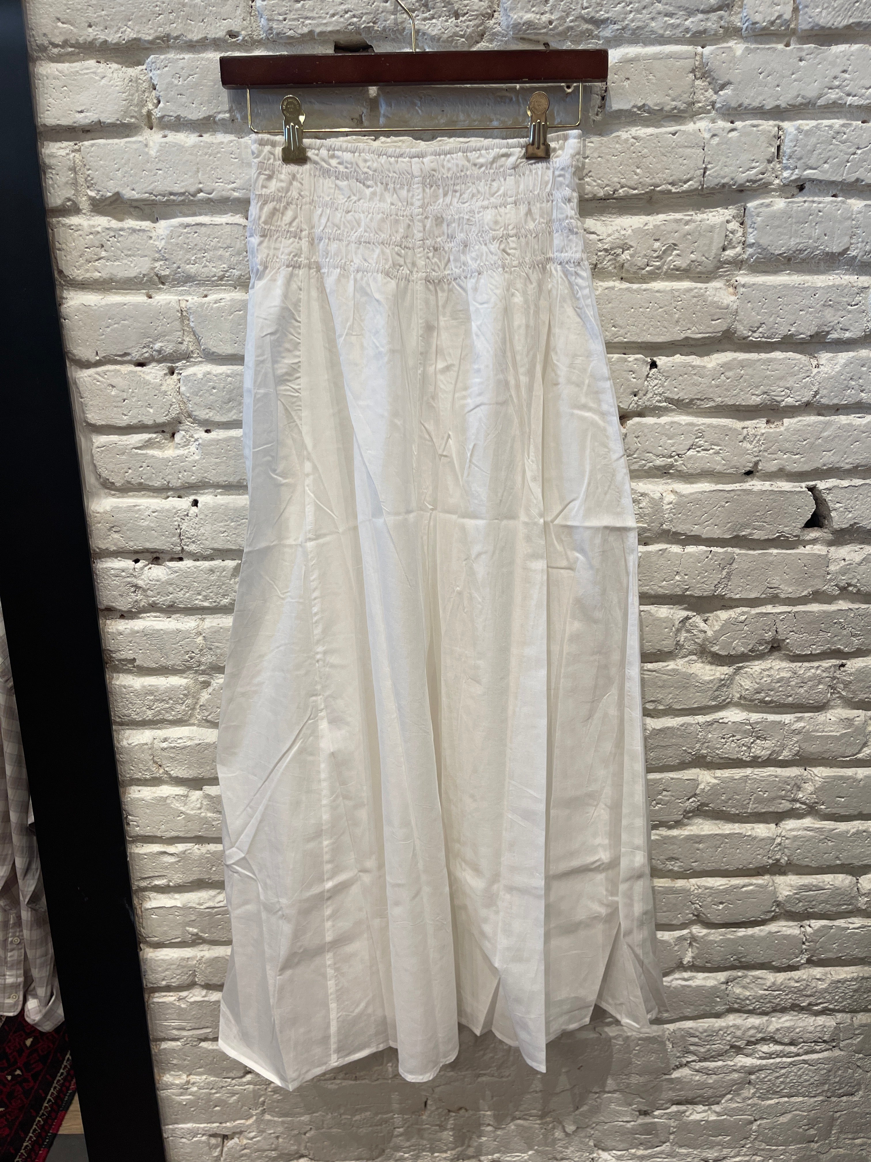 NEW CLASSIC SKIRT WHITE