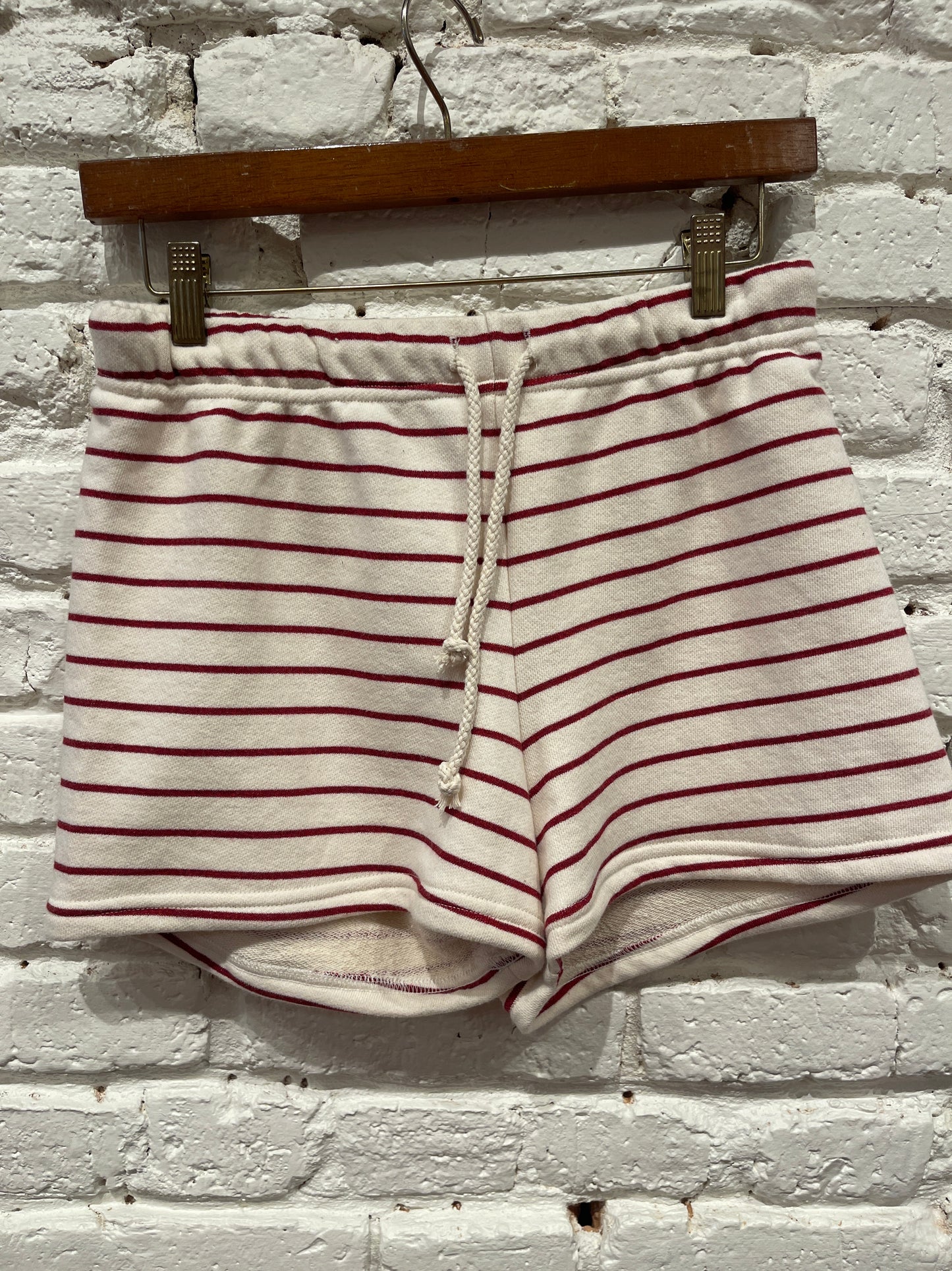 BENNIE SHORT RED NATURAL STRIPE