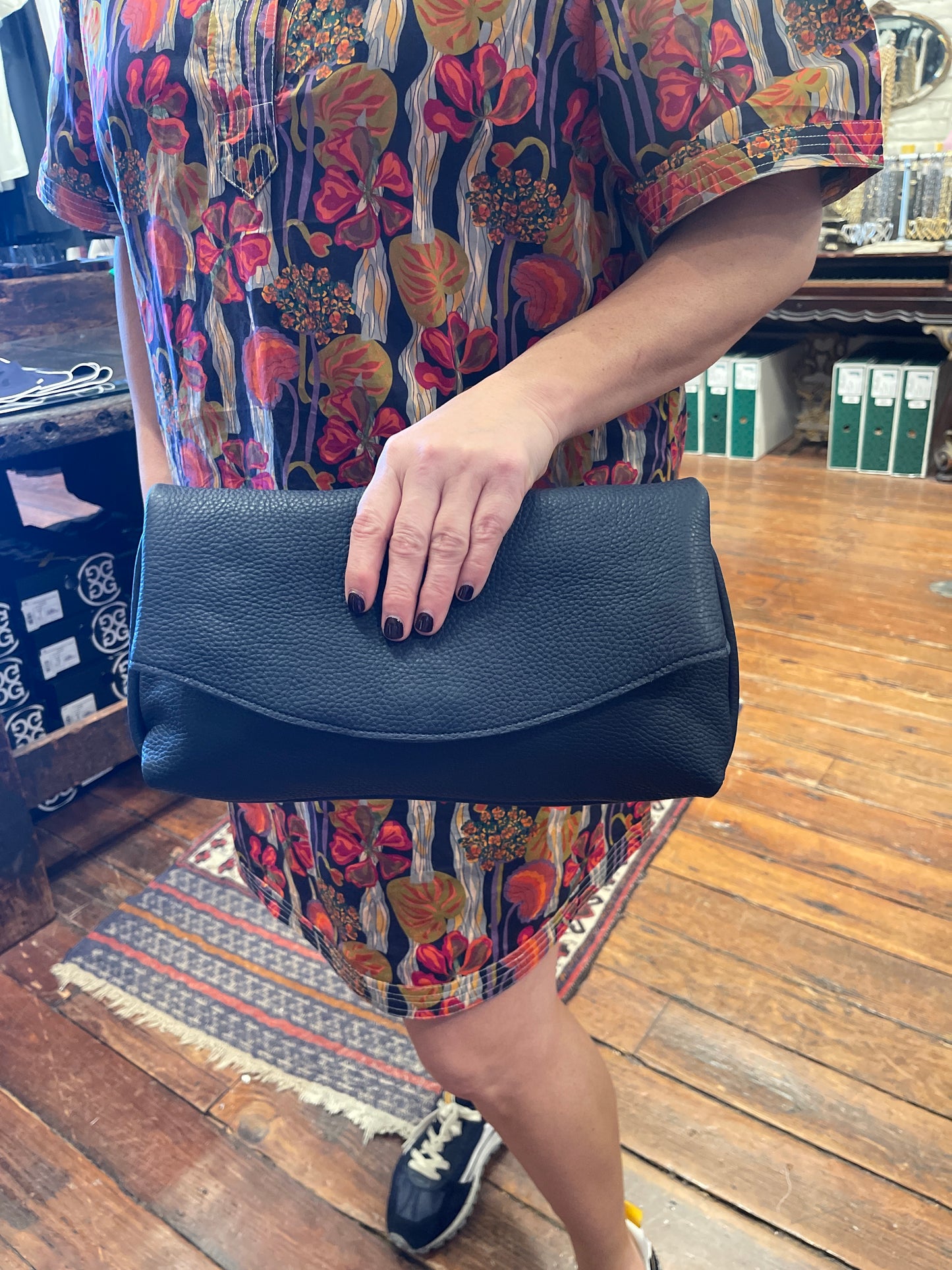 VALENTINA CLUTCH INSIGNIA COWHIDE