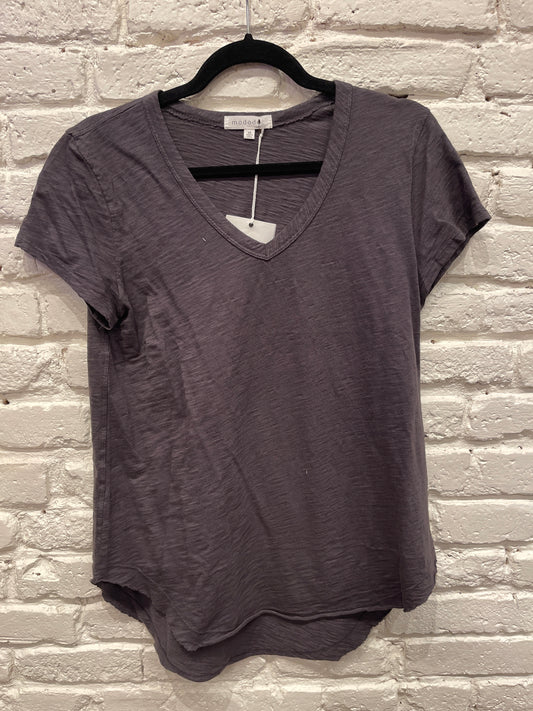 V NECK TEE W/ CURVE HEM WASHED EBONY