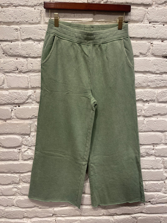 HAZEL GATHERED WAIST FLARED CROP PANTS