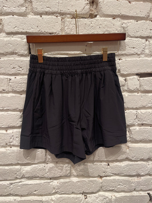 VILLA SHORT BLACK