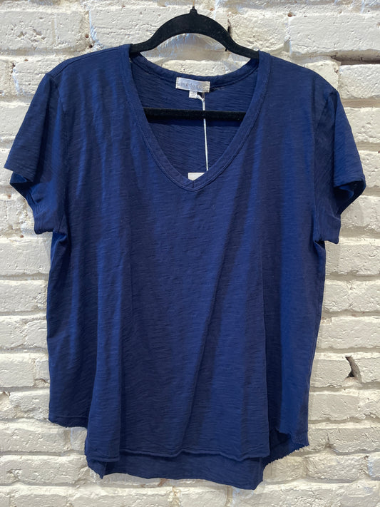 V NECK TEE CURVE HEM NAVY