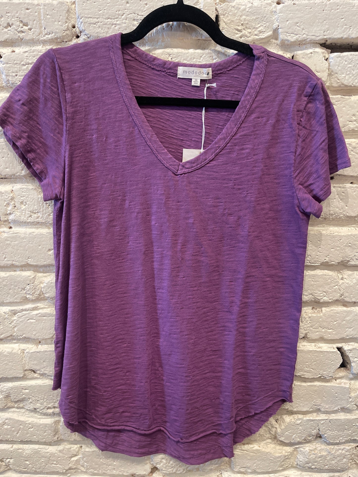 V NECK TEE CURVE HEM PURPLE HAZE