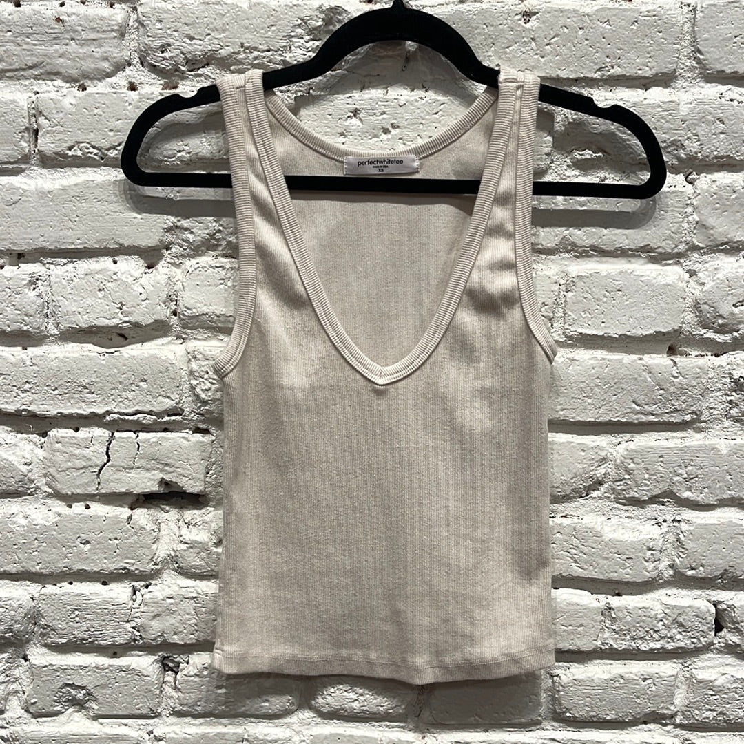 MARIA V NECK RIB TANK SUGAR