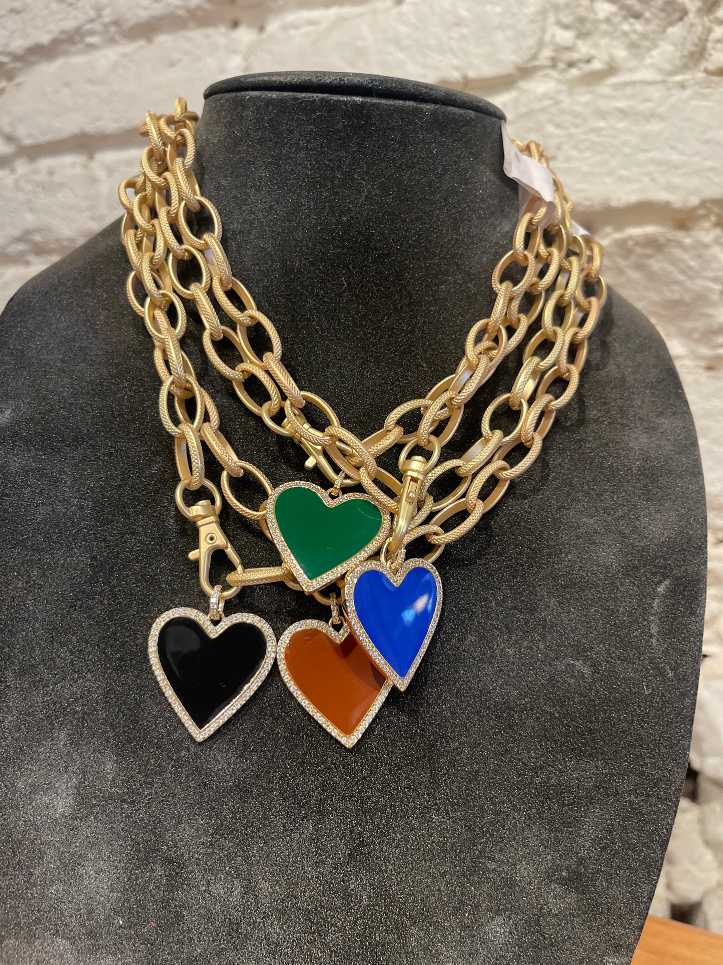 8420H ENAMEL HEART ETCHED CHAIN 20"