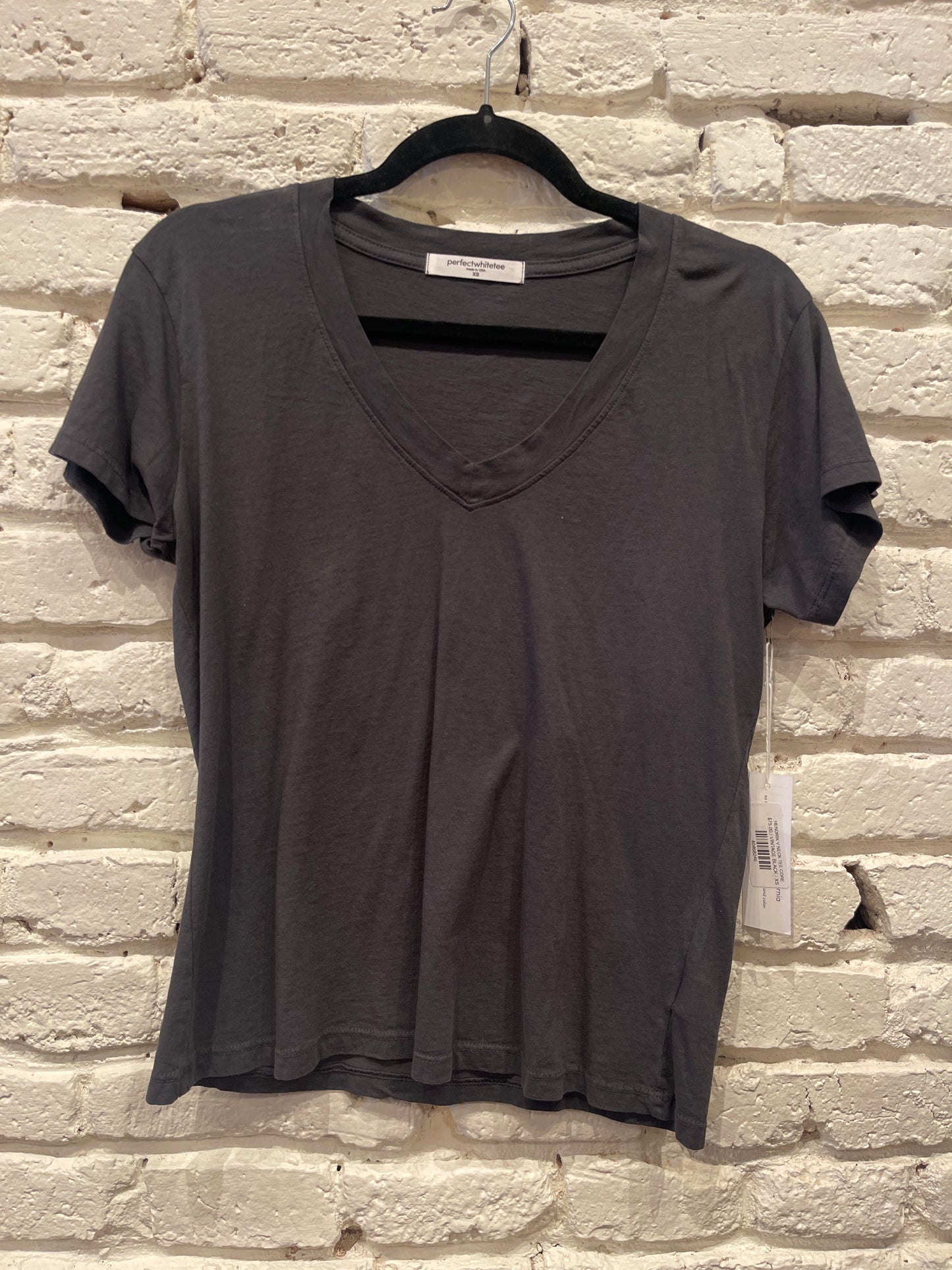 HENDRIX V NECK TEE CORE