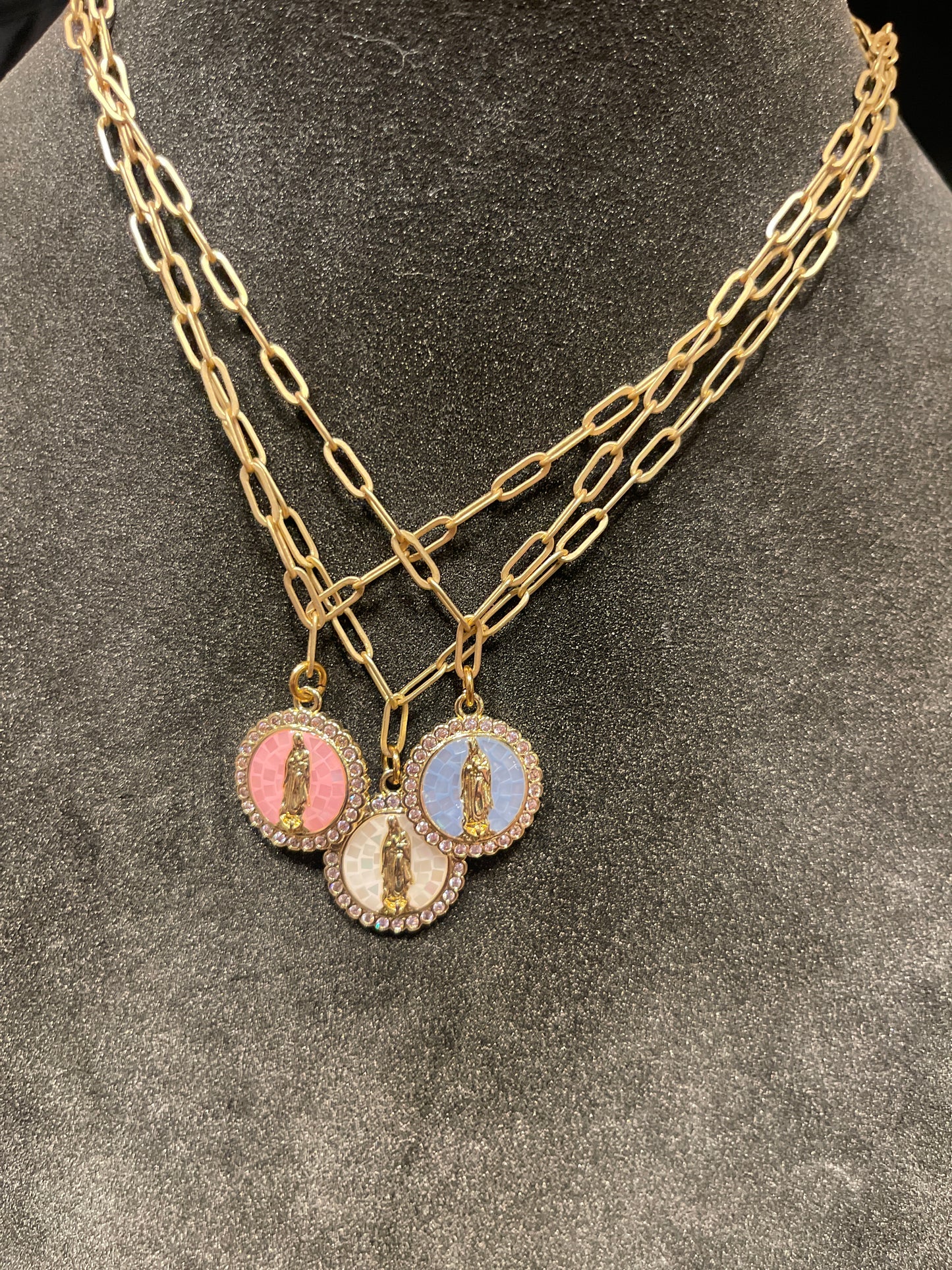 1861TRM SM PAPERCLIP 16" ROUND SAINT MARY