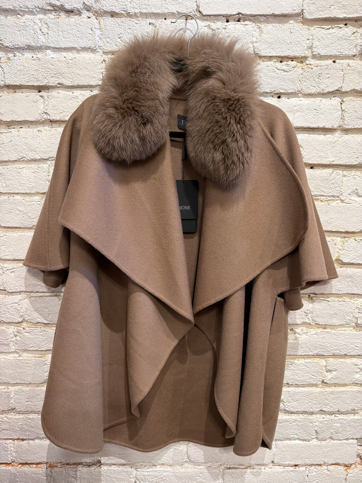 NEW WIDE LAPEL CAPE DMA210CD