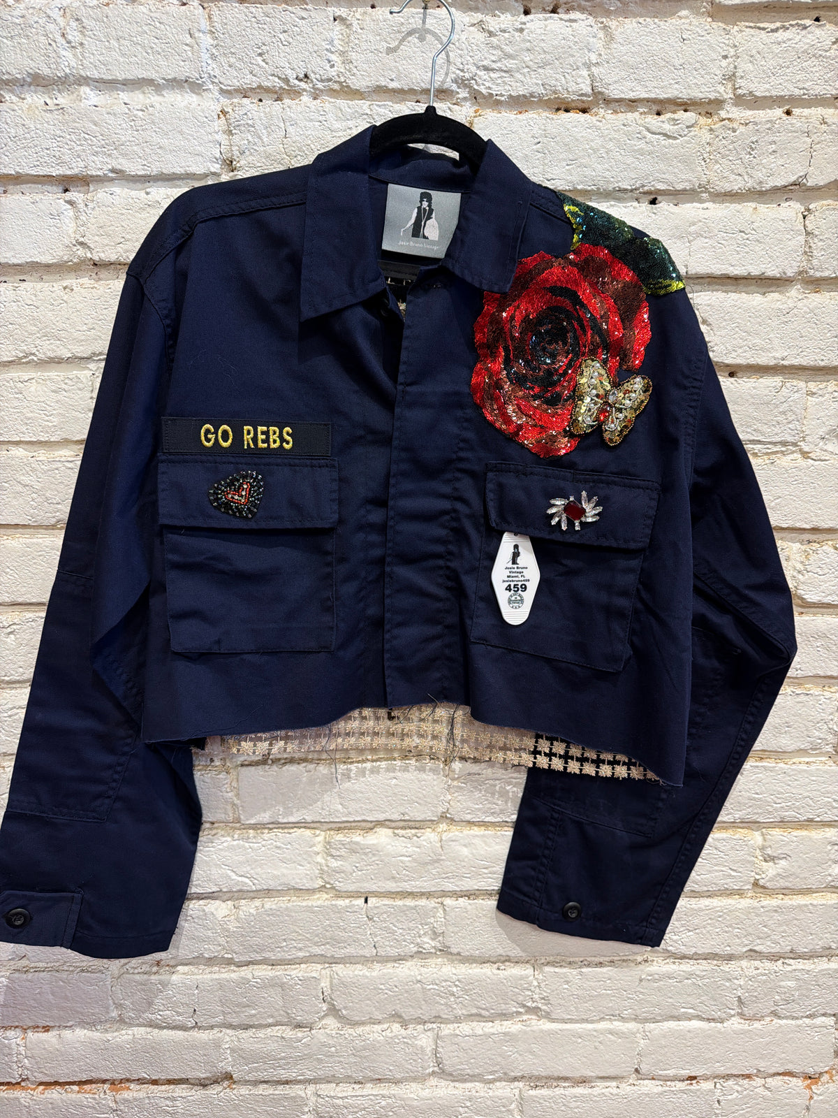 GOLDING NAVY CROP W/ BROOCHES 9042