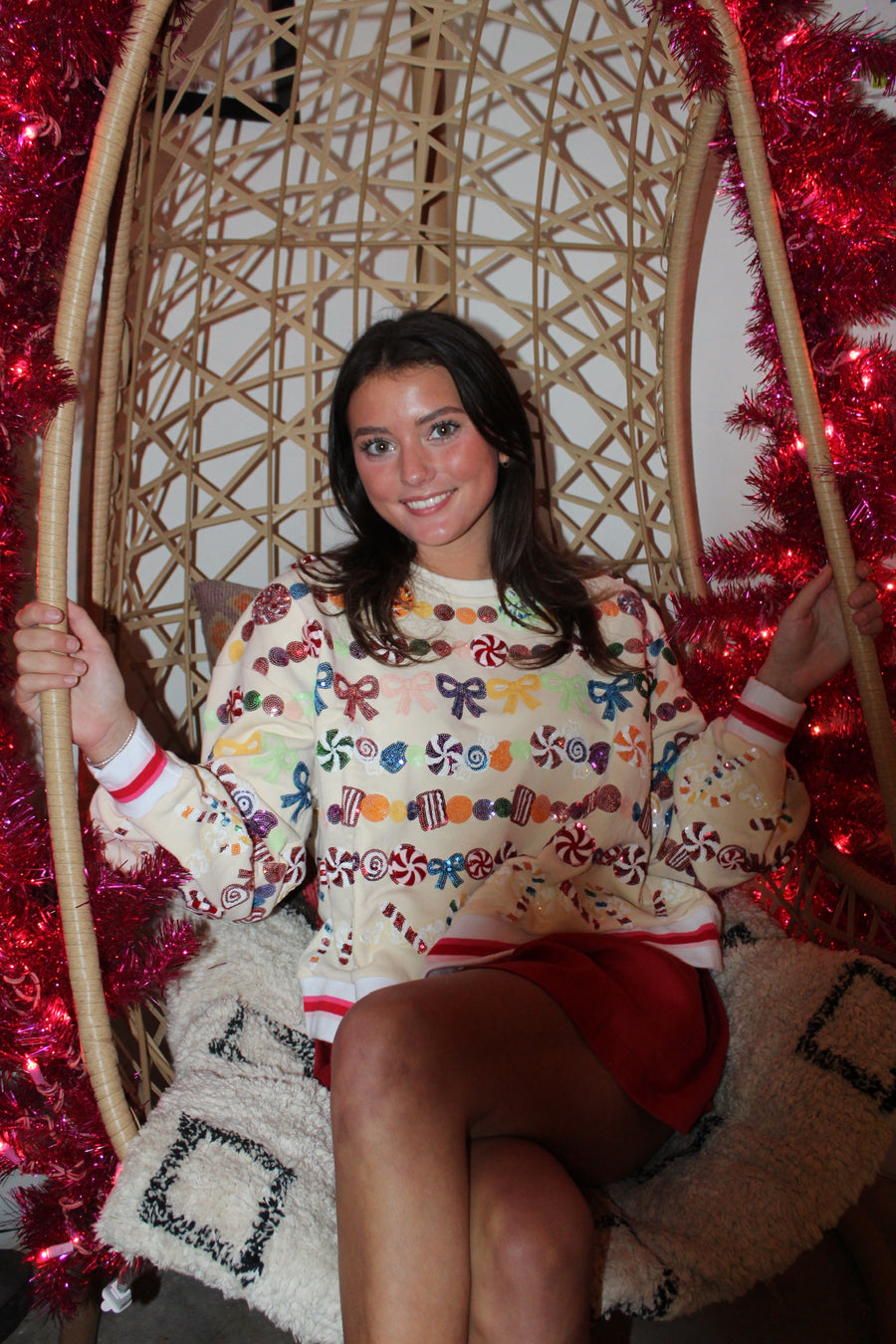 BEIGE CANDY GARLAND SWEATSHIRT