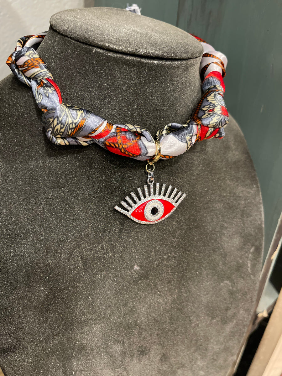 JTO SATIN SCARF W CHARM