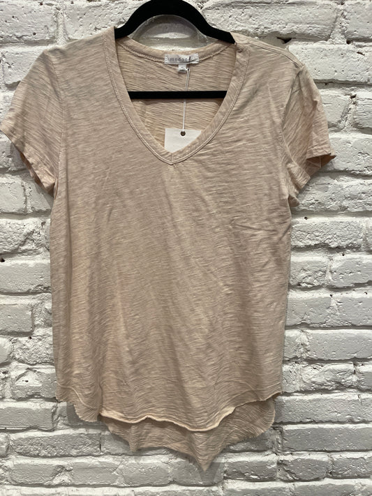 V NECK TEE W/ CURVE HEM SWISS COFFEE