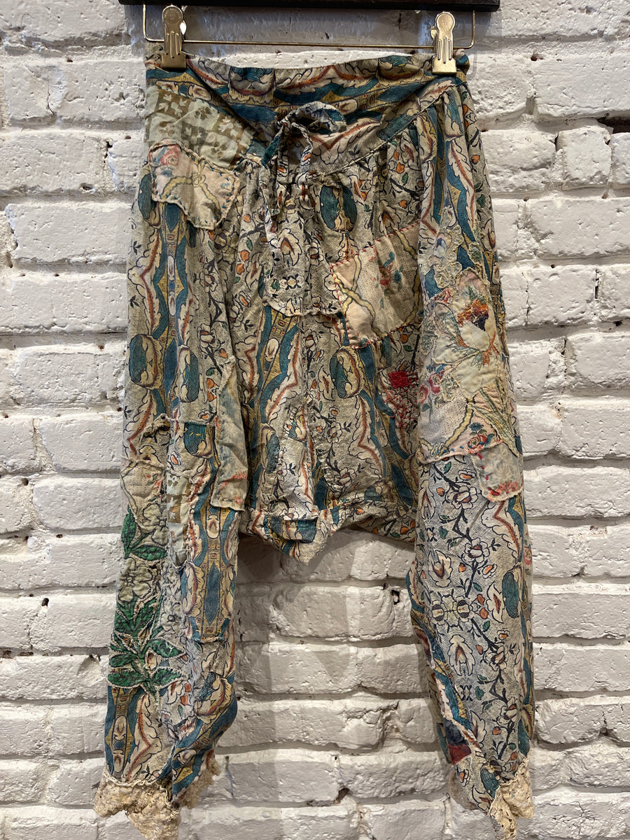 BLOOMERS 223 ESPALIER