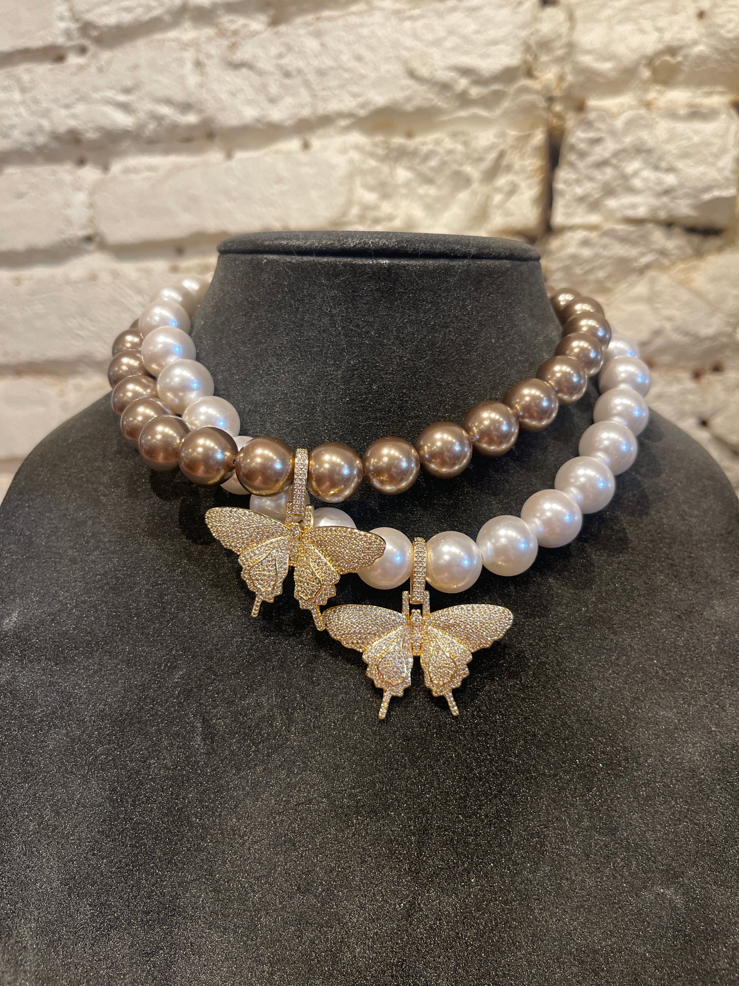 8015B PAVE BUTTERFLY JUMBO PEARL