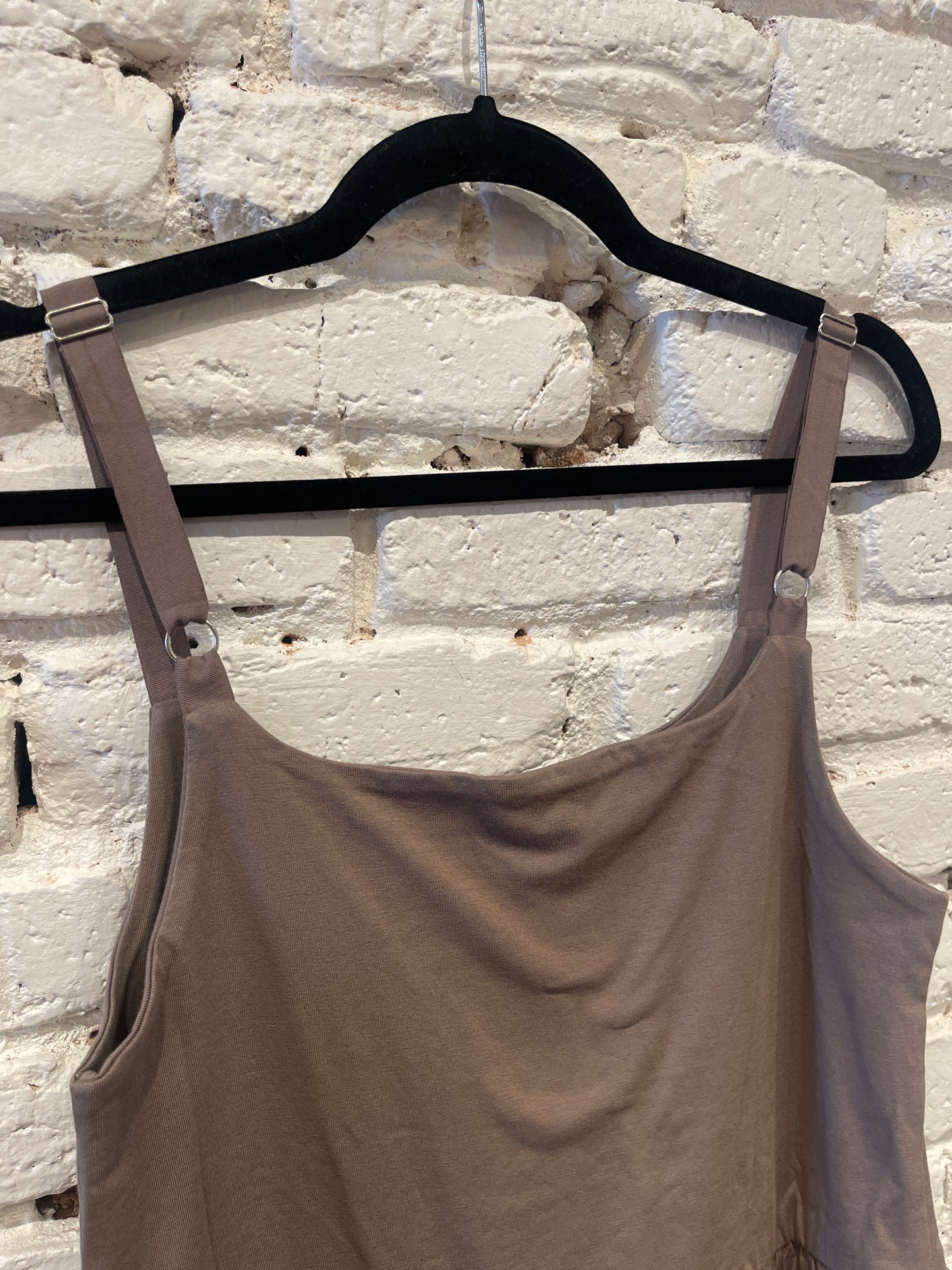 VICTORIA DRESS BROWN